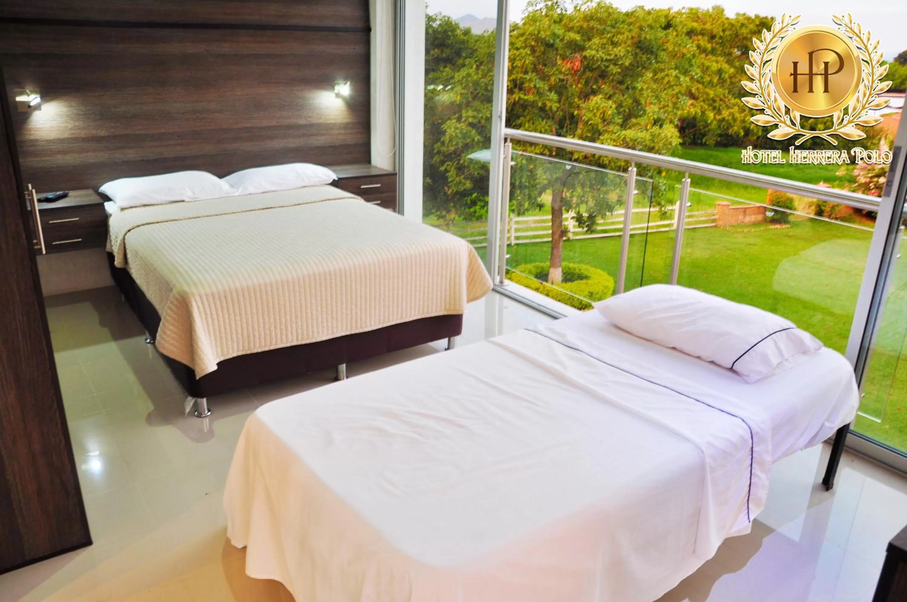 Balcony/Terrace, Bed in Hotel Herrera Polo