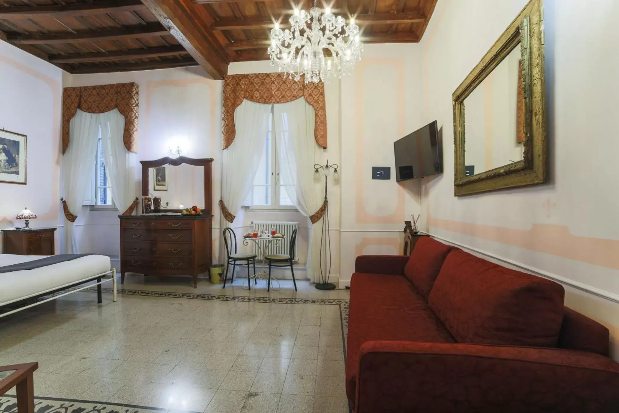 Photo of the whole room, Seating Area in La Maison Dell'Orologio
