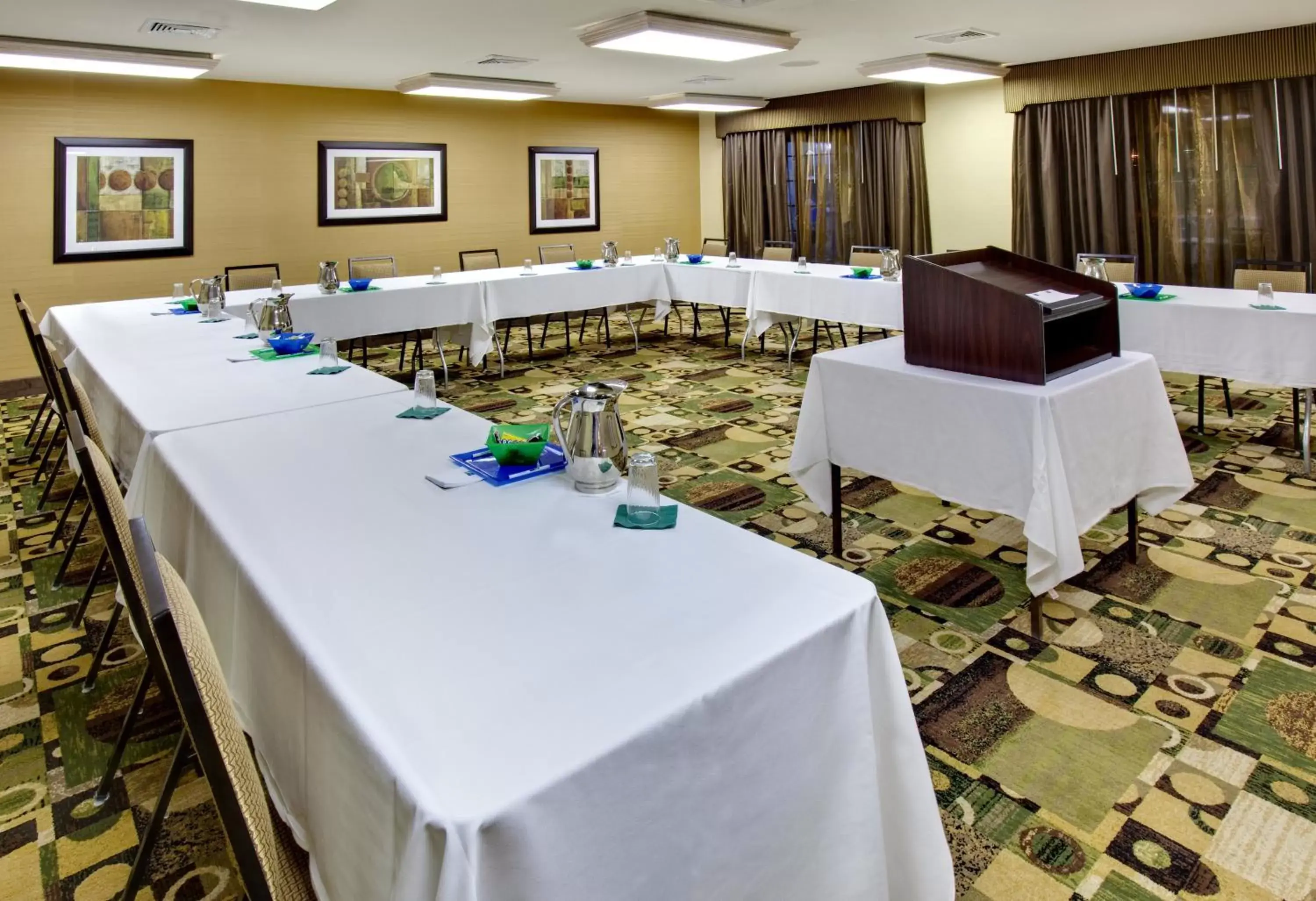 Meeting/conference room, Business Area/Conference Room in Holiday Inn Express Hotel & Suites Pleasant Prairie-Kenosha, an IHG Hotel