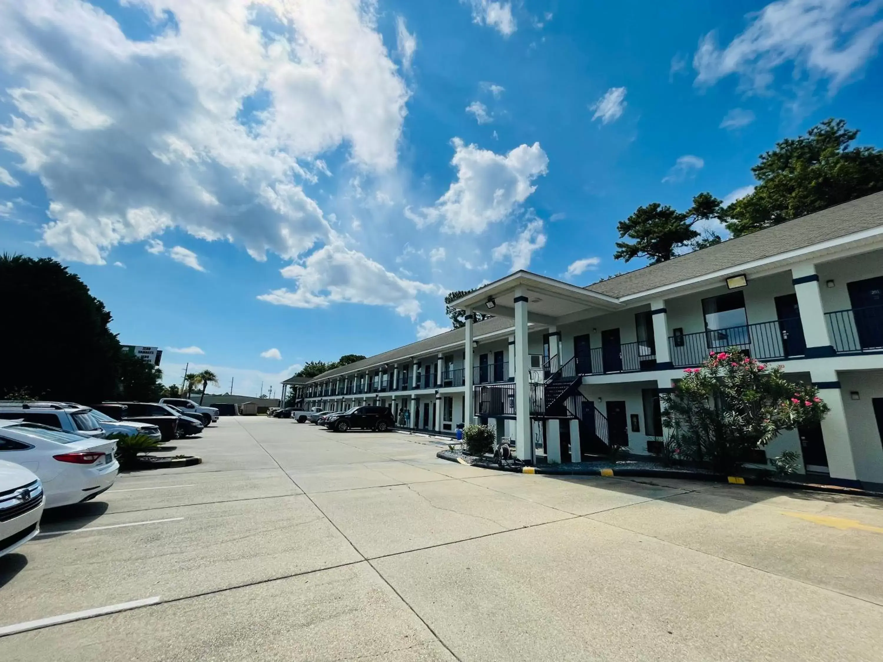 Property Building in MAGNOLIA INN of BELOXI,OCEAN SPRINGS,PASCAGOULA & GAUTIER