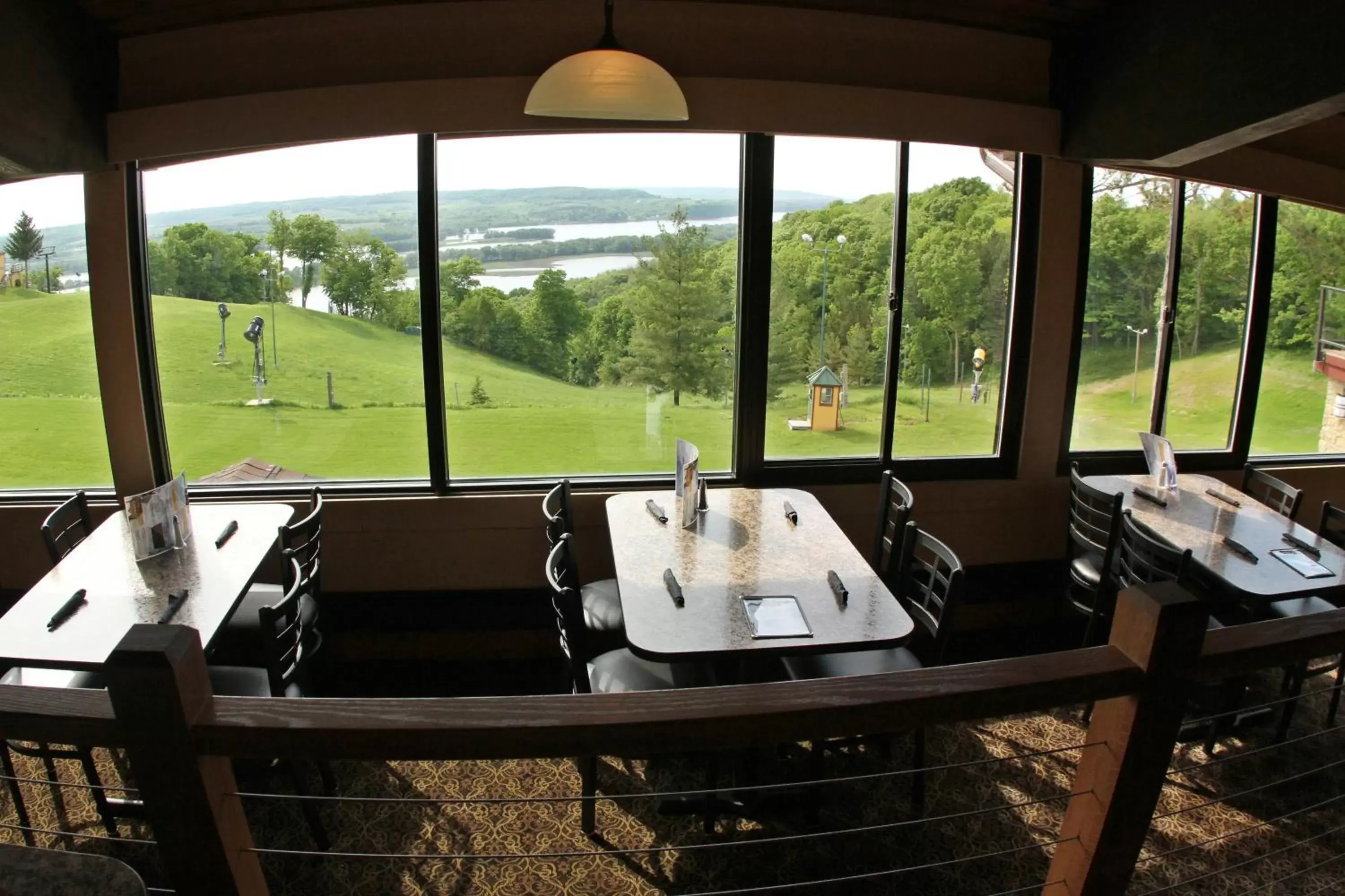 Restaurant/places to eat in Chestnut Mountain Resort Restaurant/places to eat in Chestnut Mountain Resort
