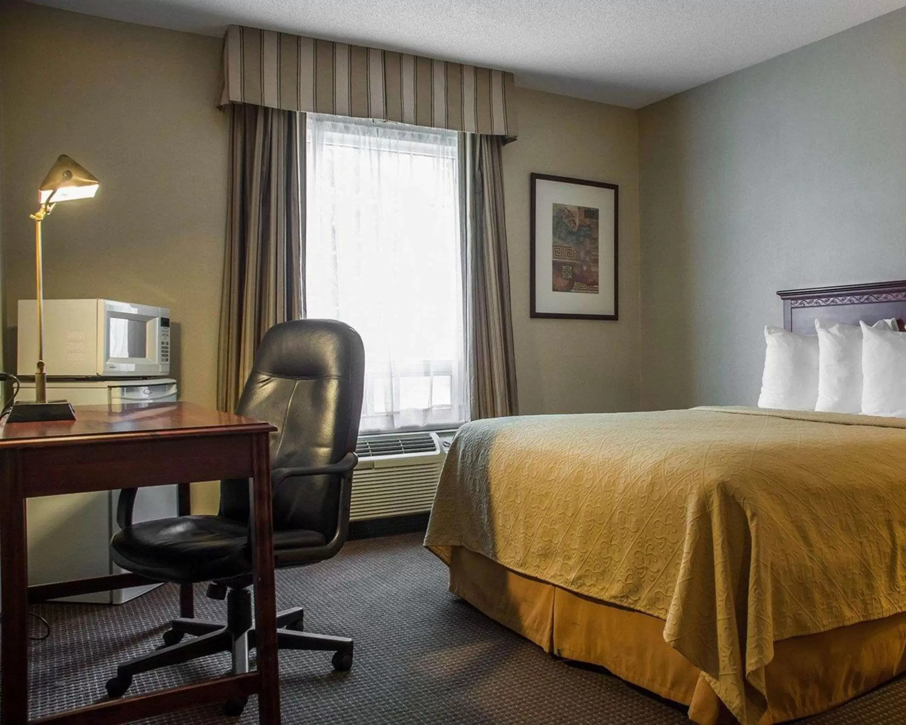 Bedroom in Quality Hotel & Suites Woodstock