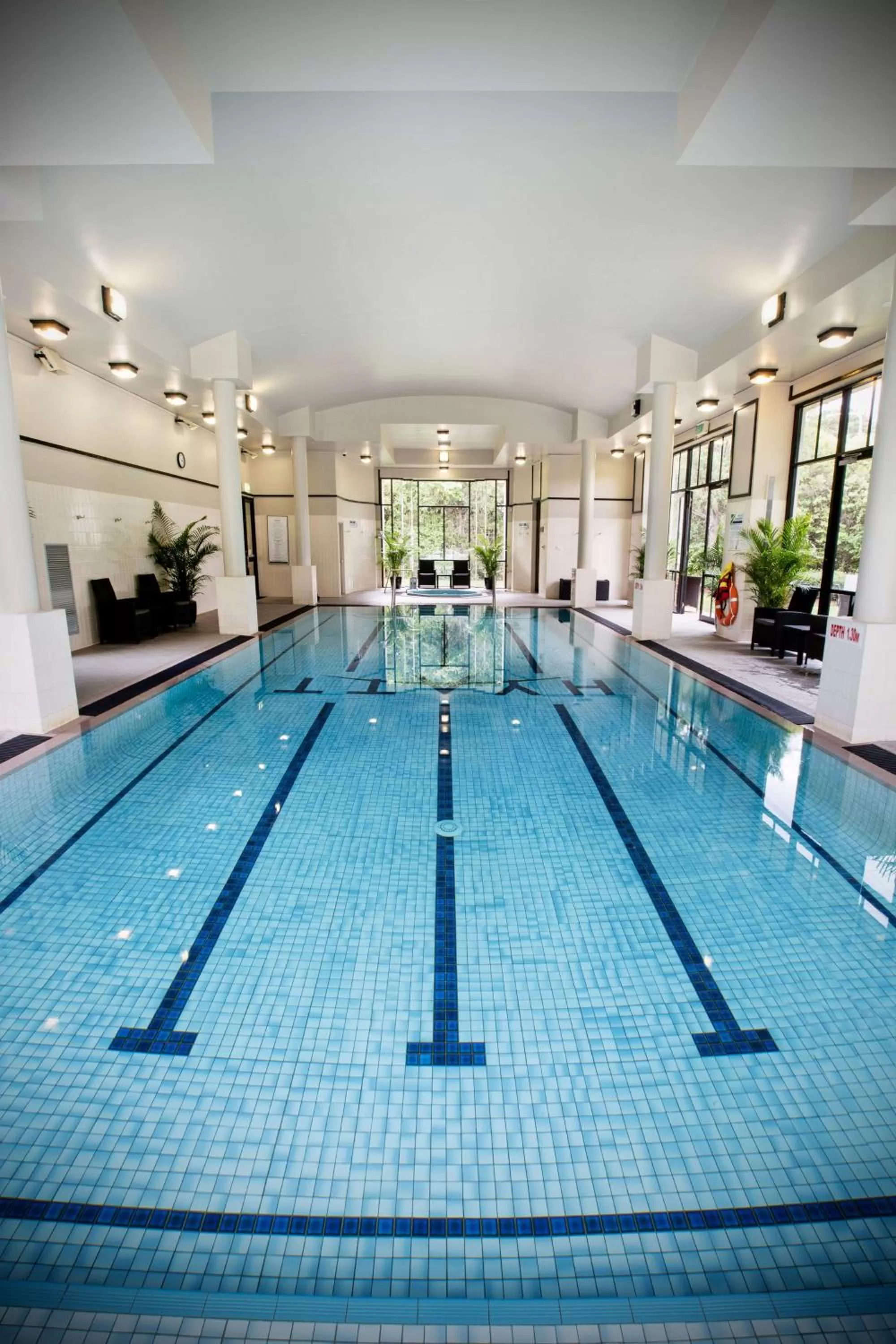 Swimming pool in Hyatt Hotel Canberra - A Park Hyatt Hotel