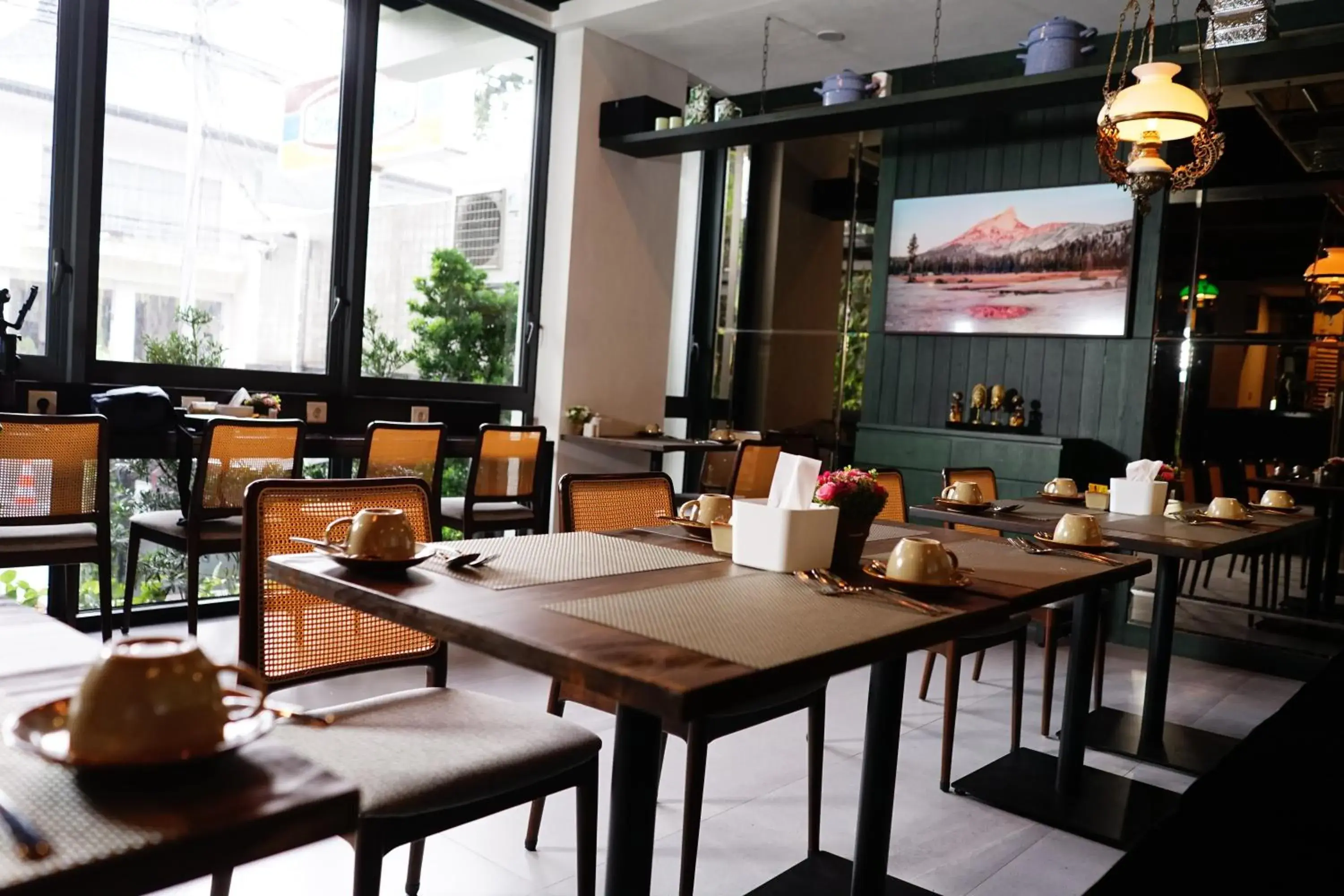 Restaurant/places to eat in S7 SUITES GANDARIA Restaurant/places to eat in S7 SUITES GANDARIA