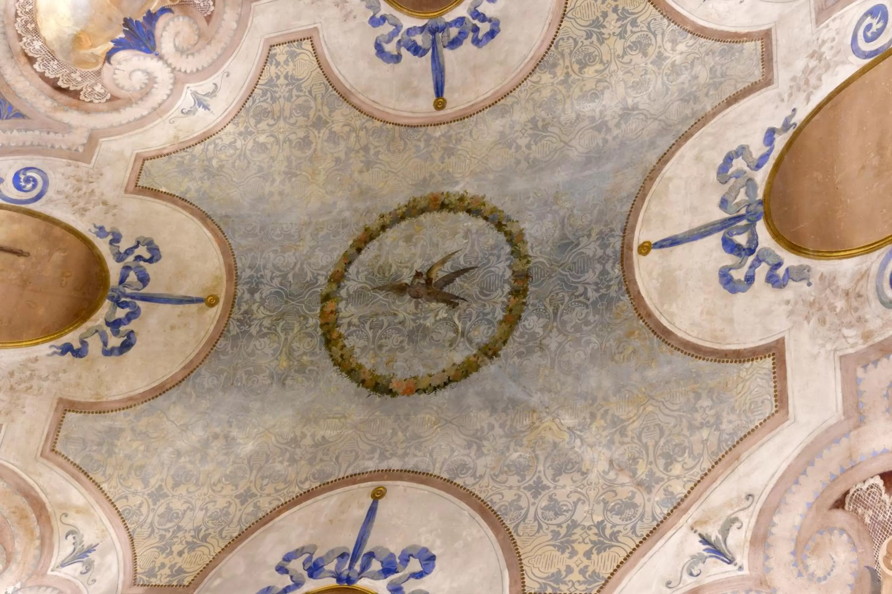 Bedroom, Pool View in Sisuites