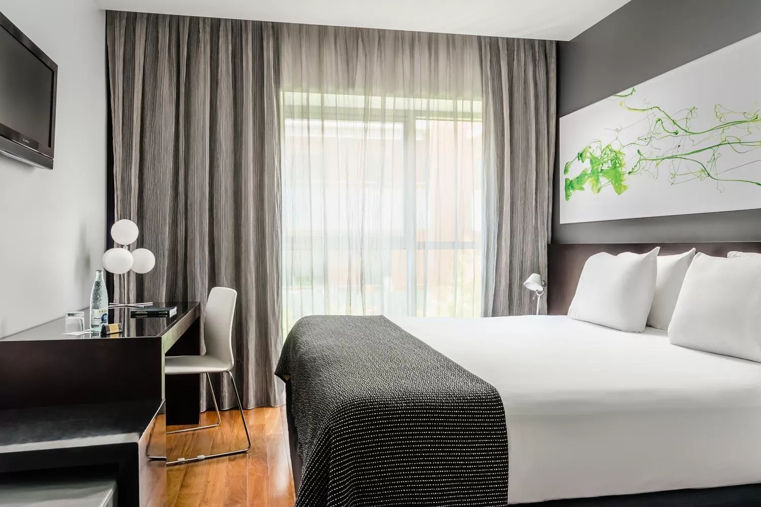 Bedroom, Bed in Ikonik Lex