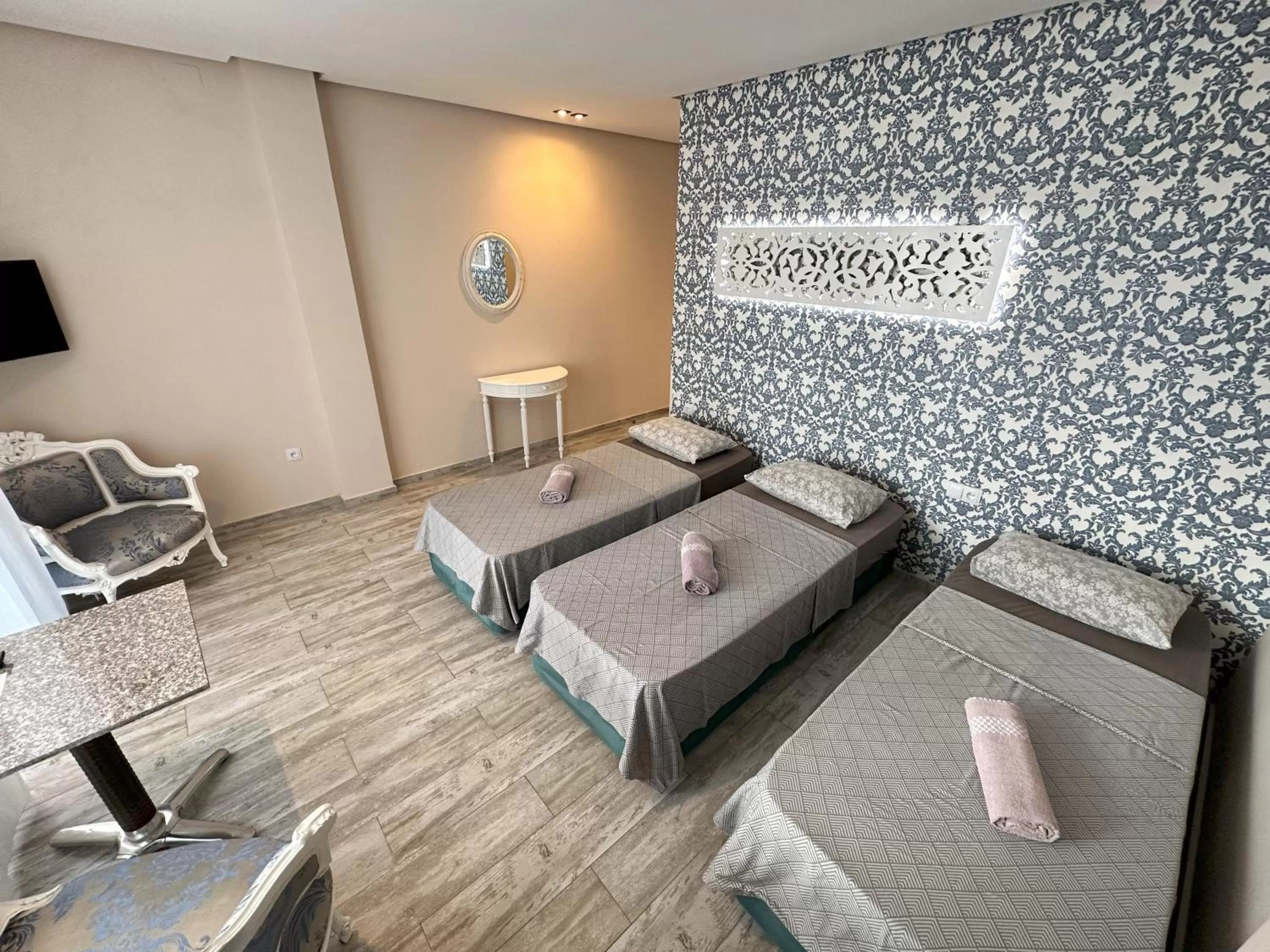 Photo of the whole room, Bed in National+