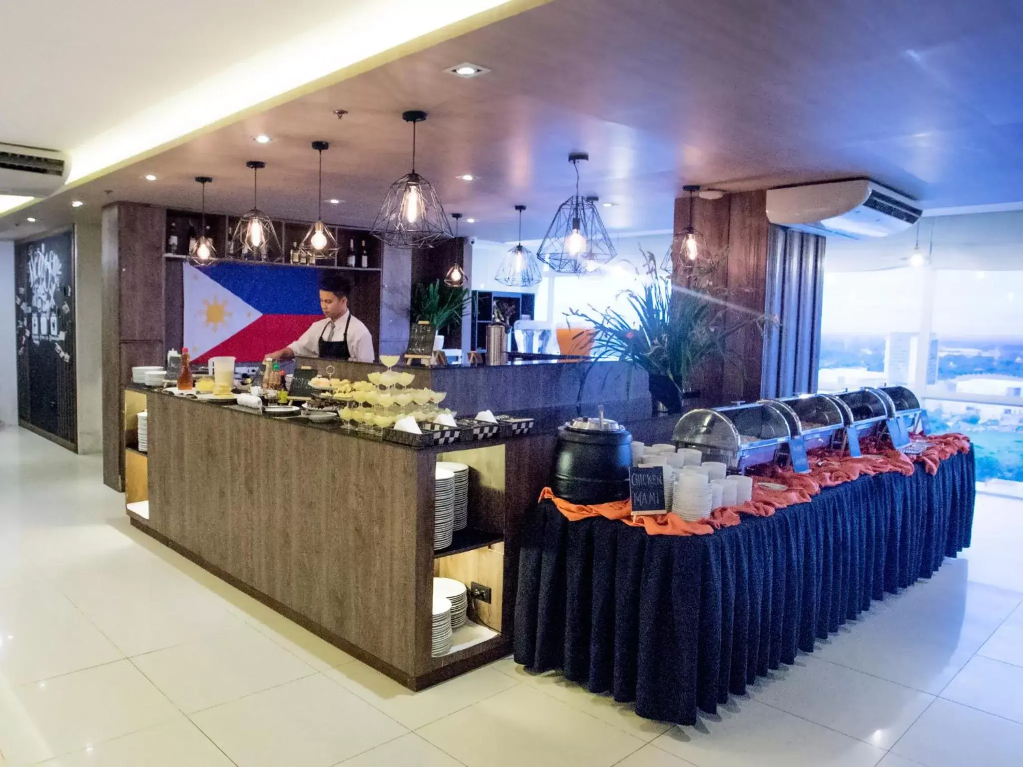 Restaurant/places to eat in Injap Tower Hotel Restaurant/places to eat in Injap Tower Hotel