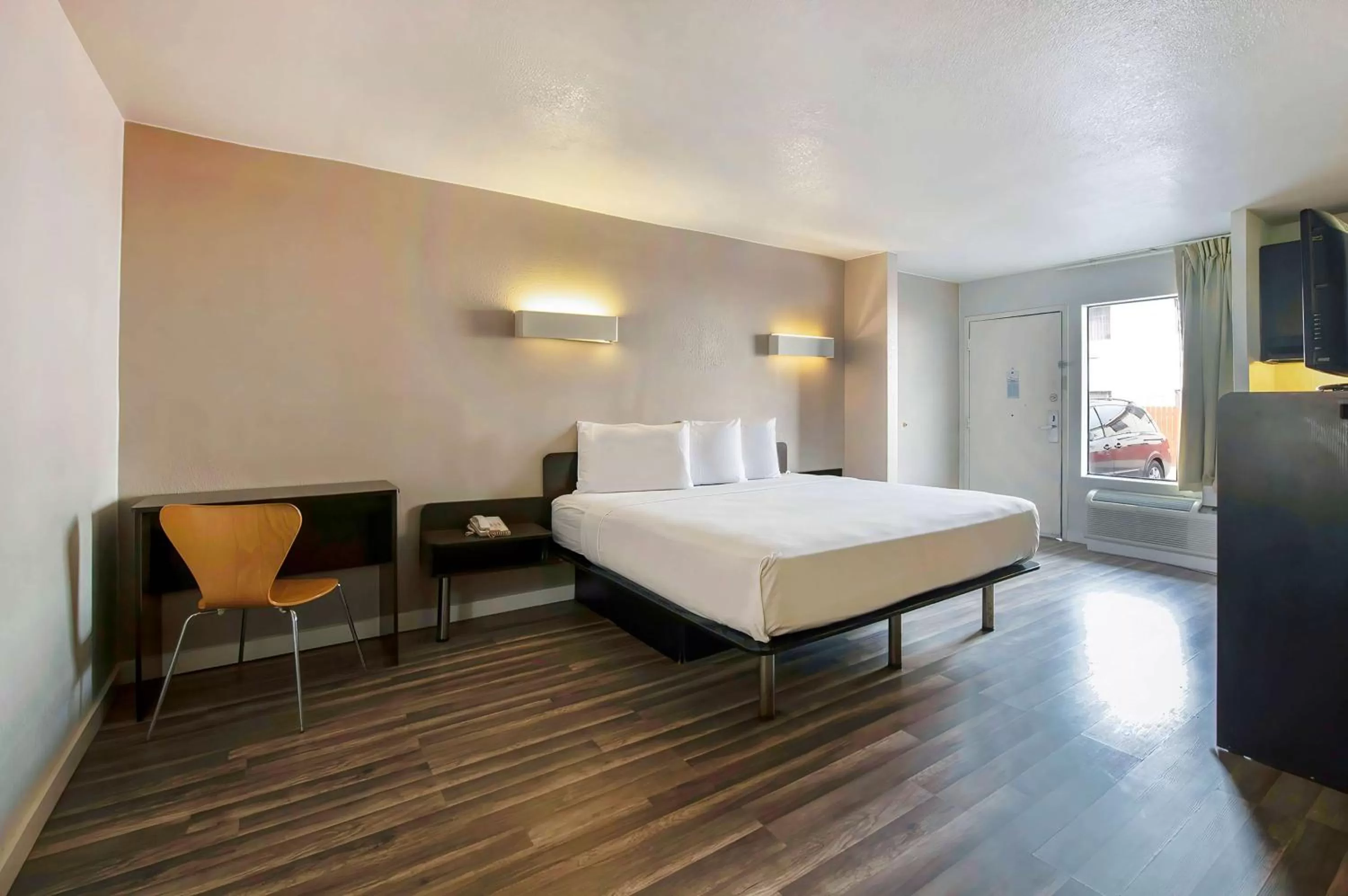 Bedroom, Bed in Studio 6-San Antonio, TX - Airport