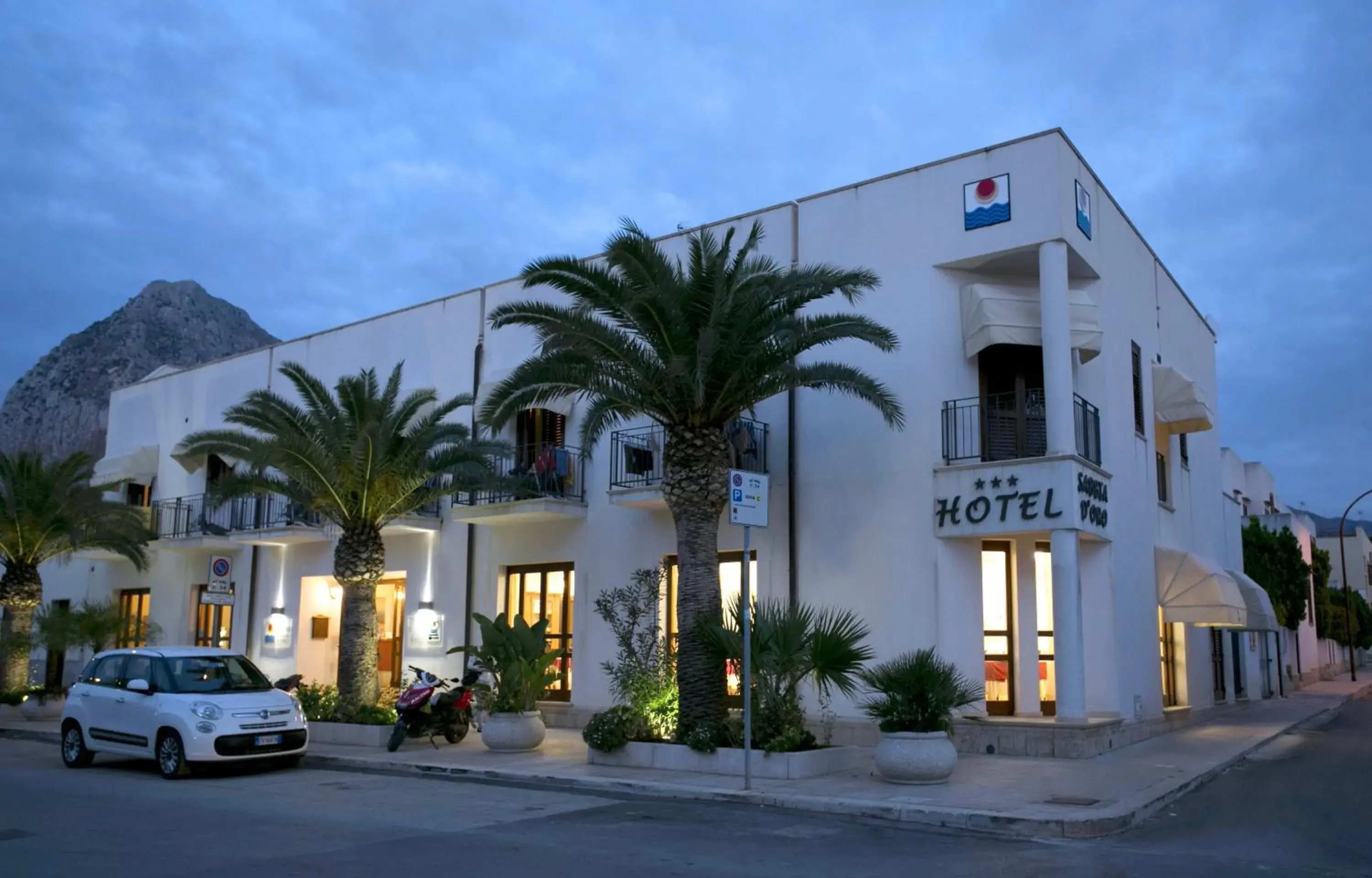 Facade/entrance, Property Building in Hotel Sabbia d'Oro