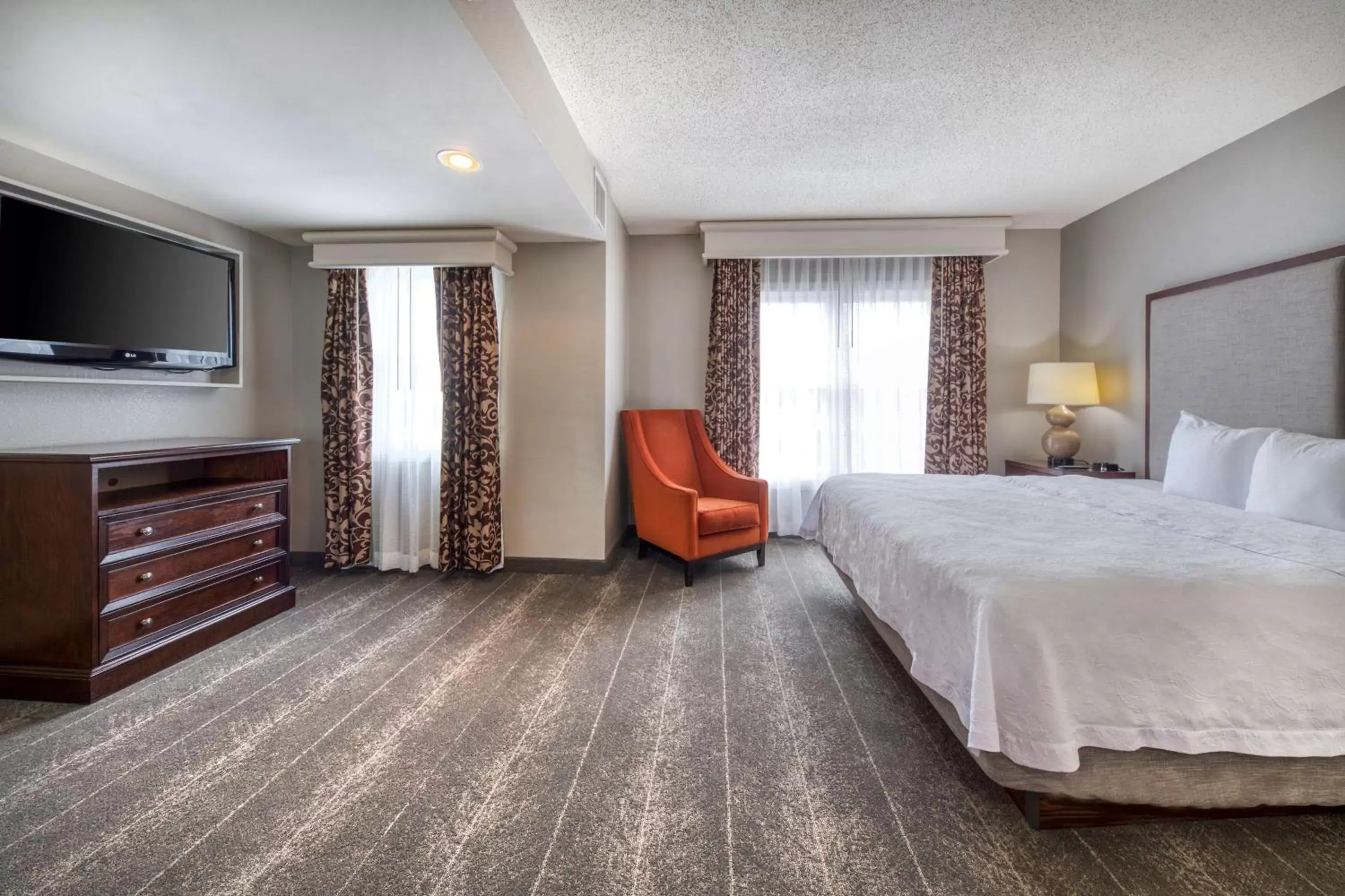 Bed in Homewood Suites by Hilton Olmsted Village