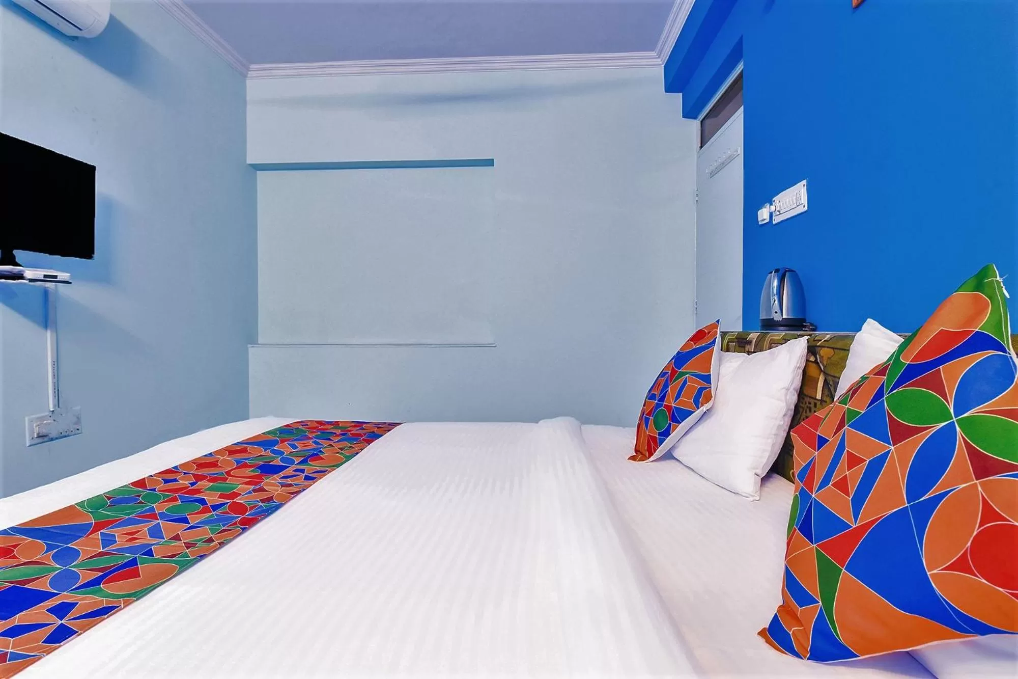 Bed in FabExpress Anuja