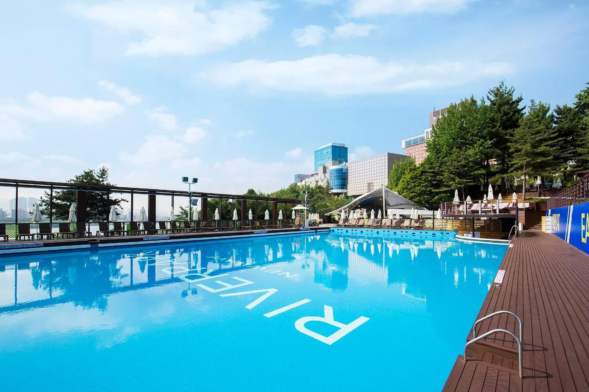 Swimming Pool in Grand Walkerhill Seoul