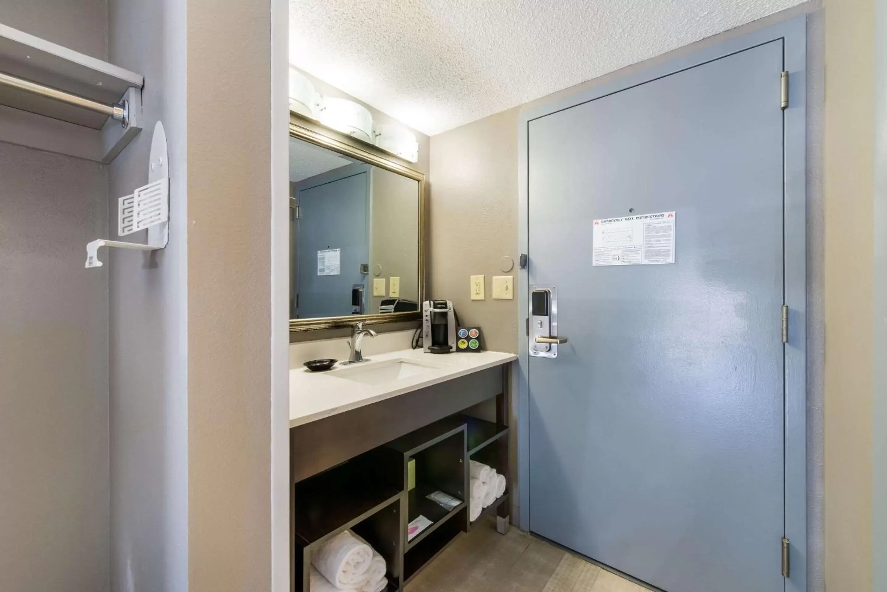 Bedroom, Bathroom in Clarion Pointe Greensboro Airport