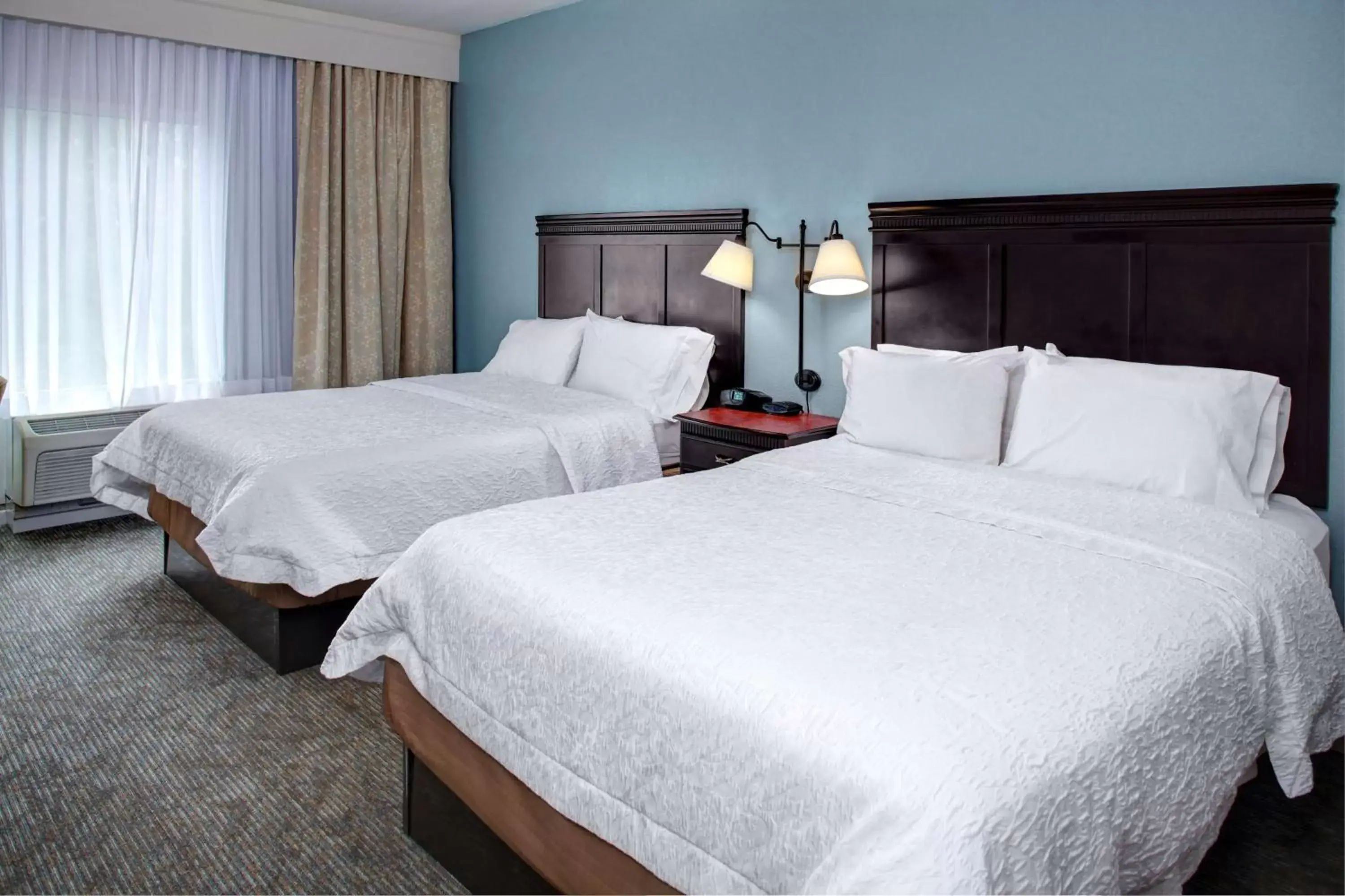 Bed in Hampton Inn & Suites Boerne