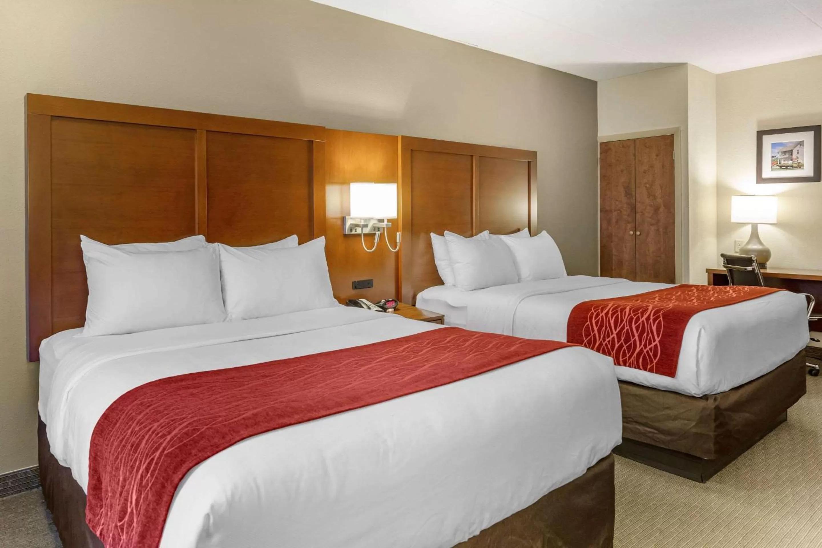 Photo of the whole room, Bed in Comfort Inn Lancaster at Rockvale