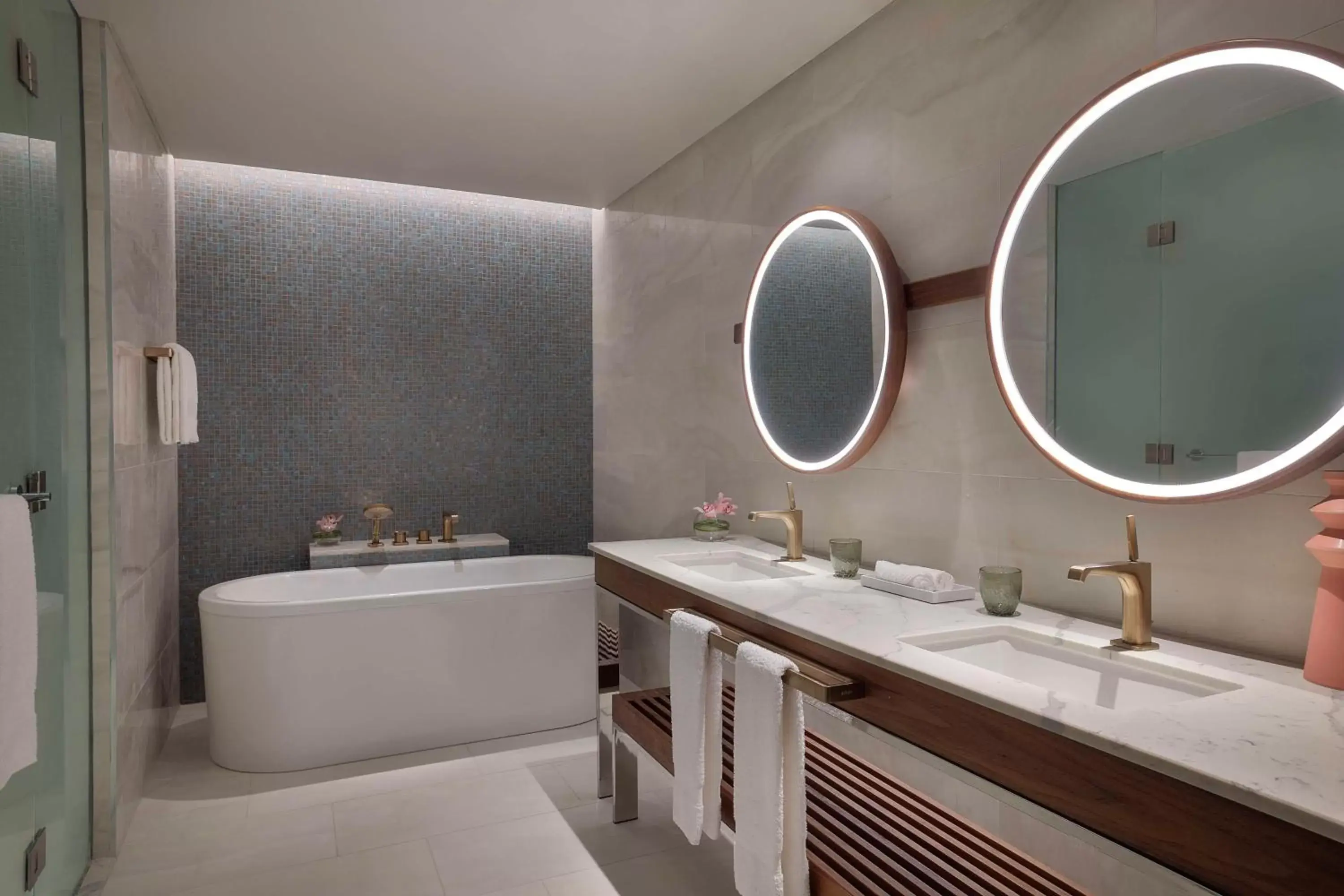 Meeting/conference room, Bathroom in Hilton Abu Dhabi Yas Island