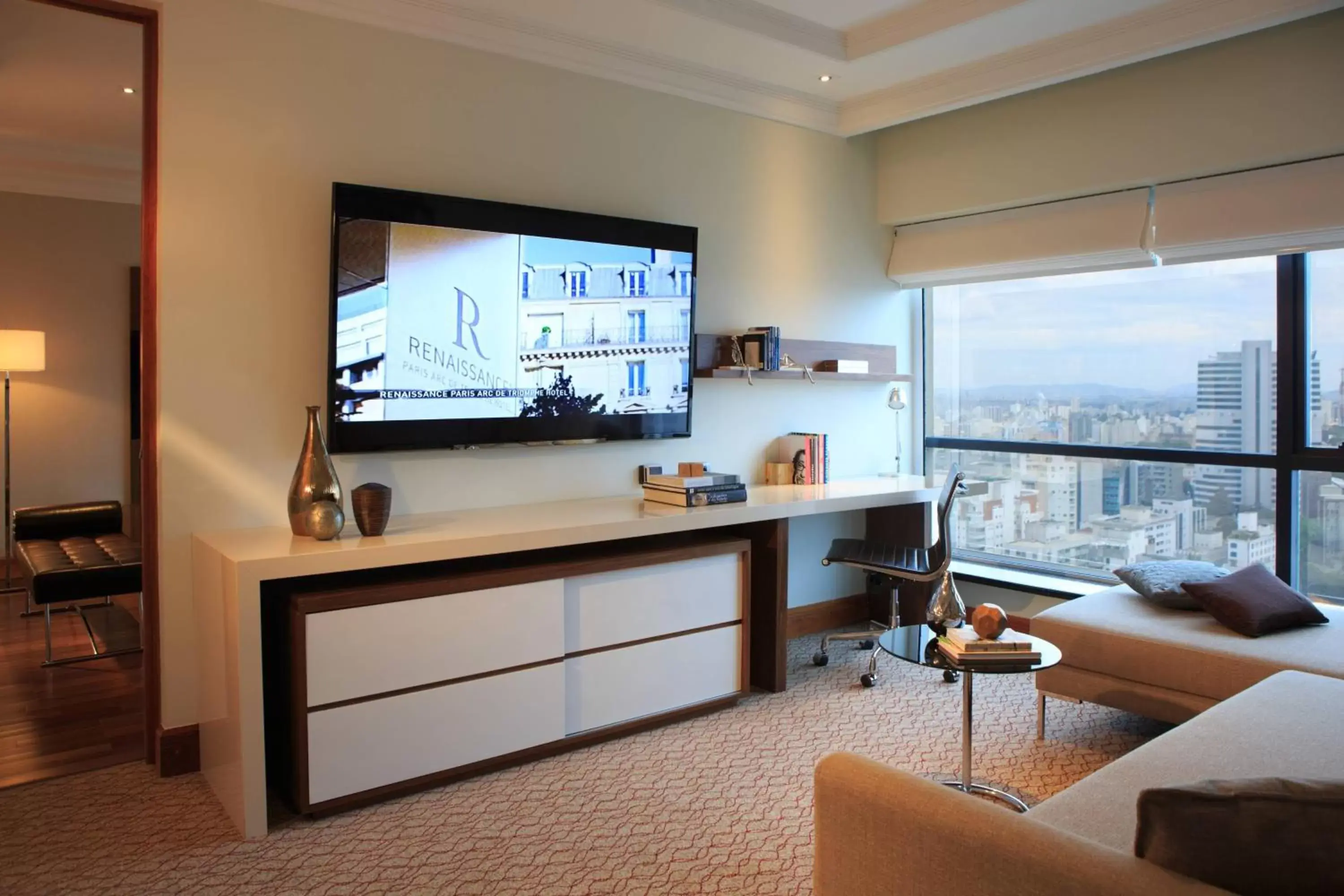 Photo of the whole room, TV/Entertainment Center in Renaissance São Paulo Hotel