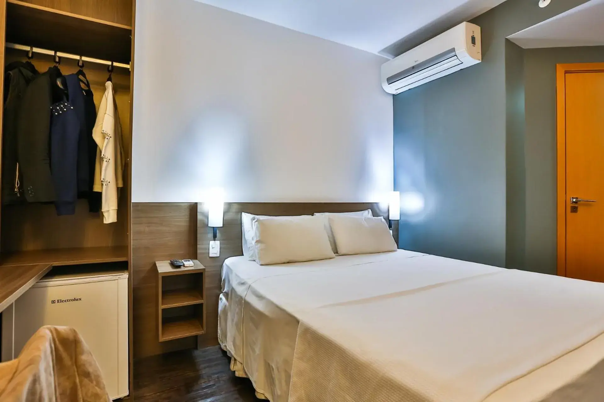 Bed in San Diego Express Barro Preto Bed in San Diego Express Barro Preto