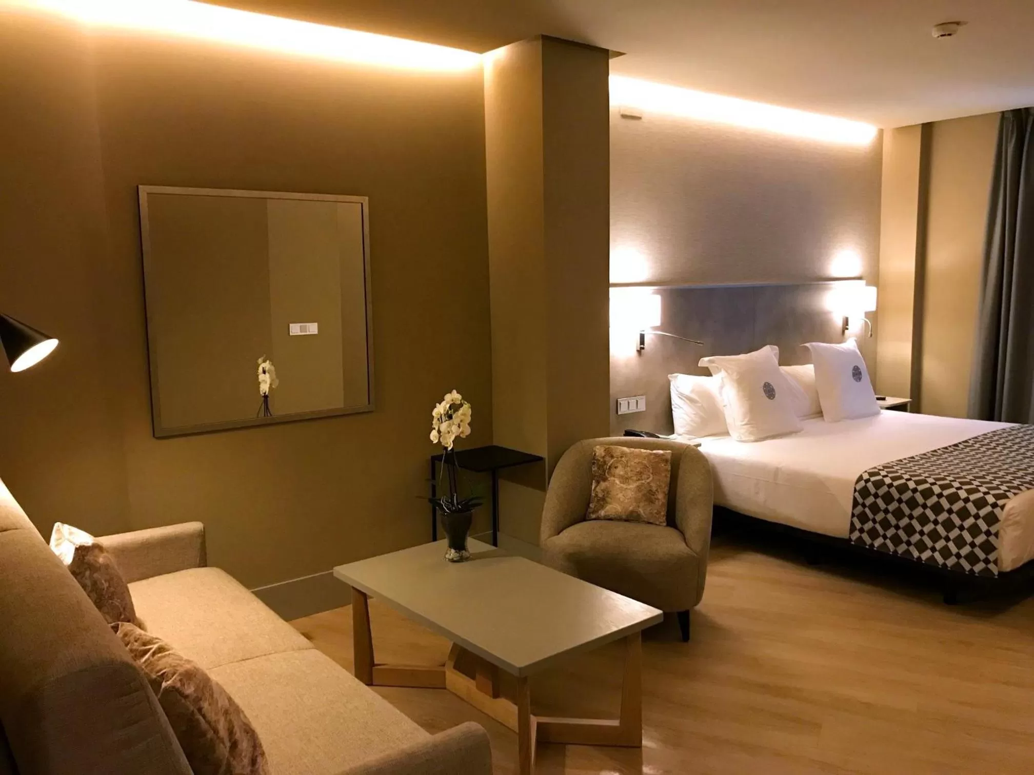 Decorative detail, Bed in Hotel América Sevilla