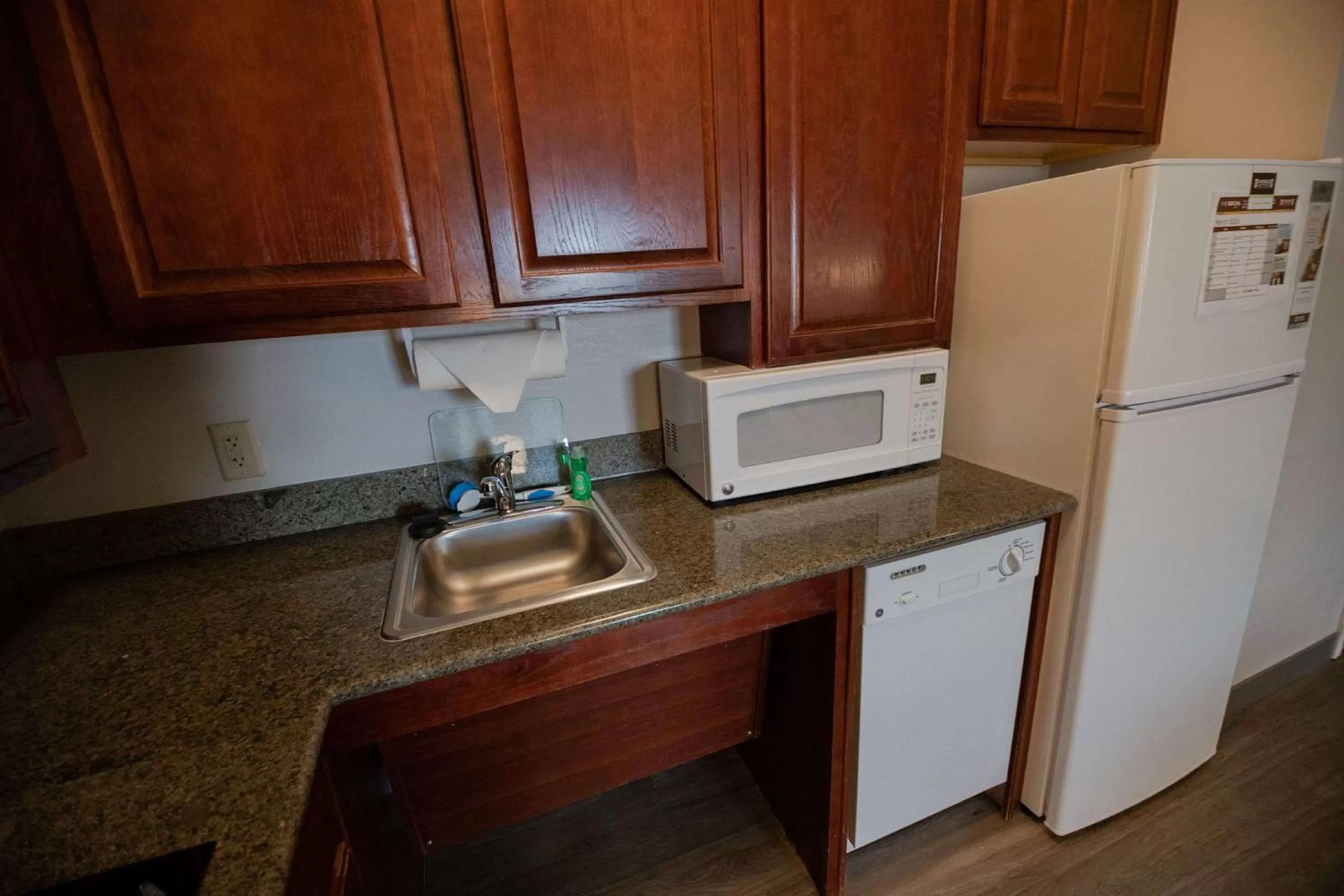 Kitchen or kitchenette in Sonesta ES Suites Baton Rouge University at Southgate