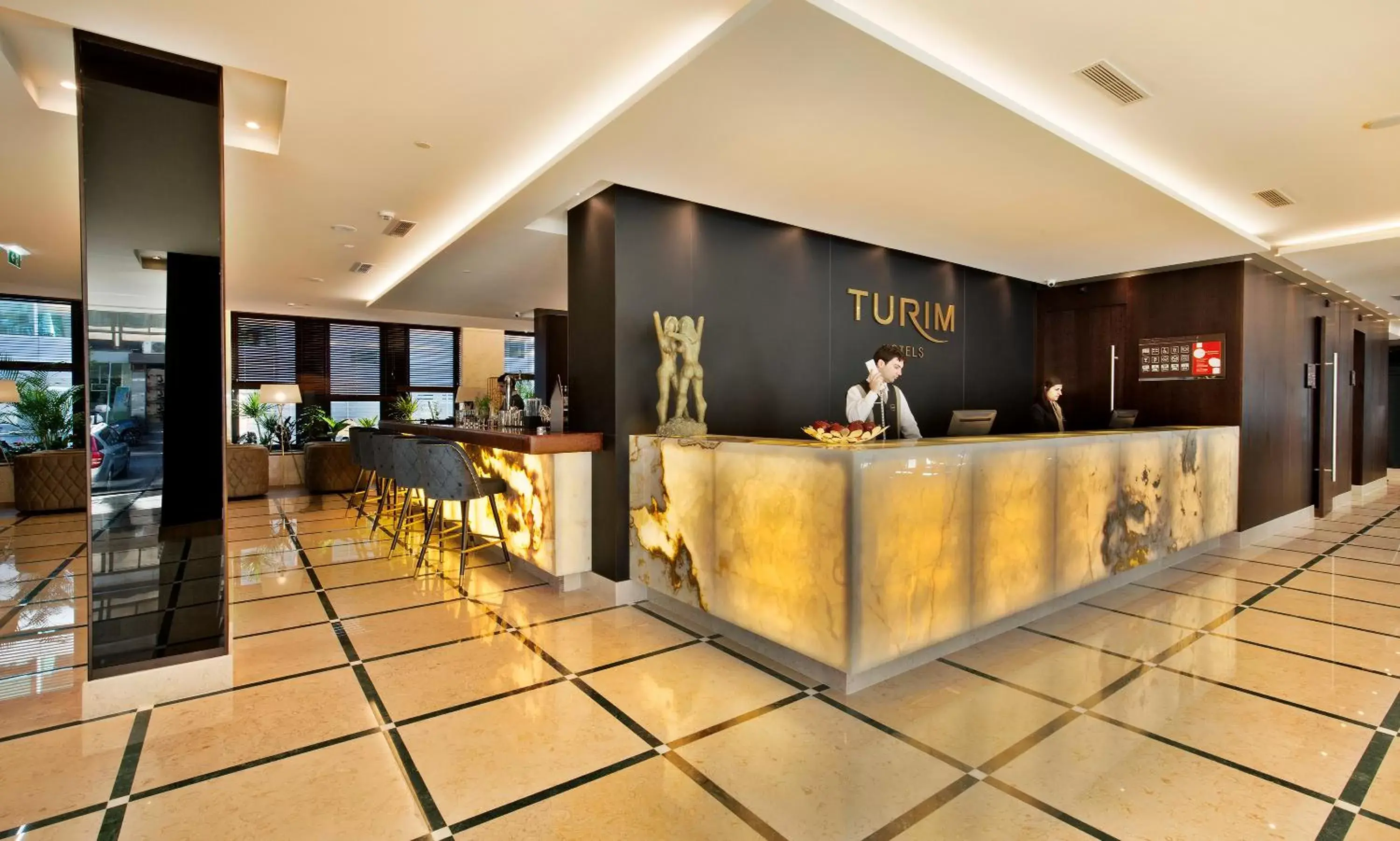 Staff, Lobby/Reception in TURIM Marques Hotel