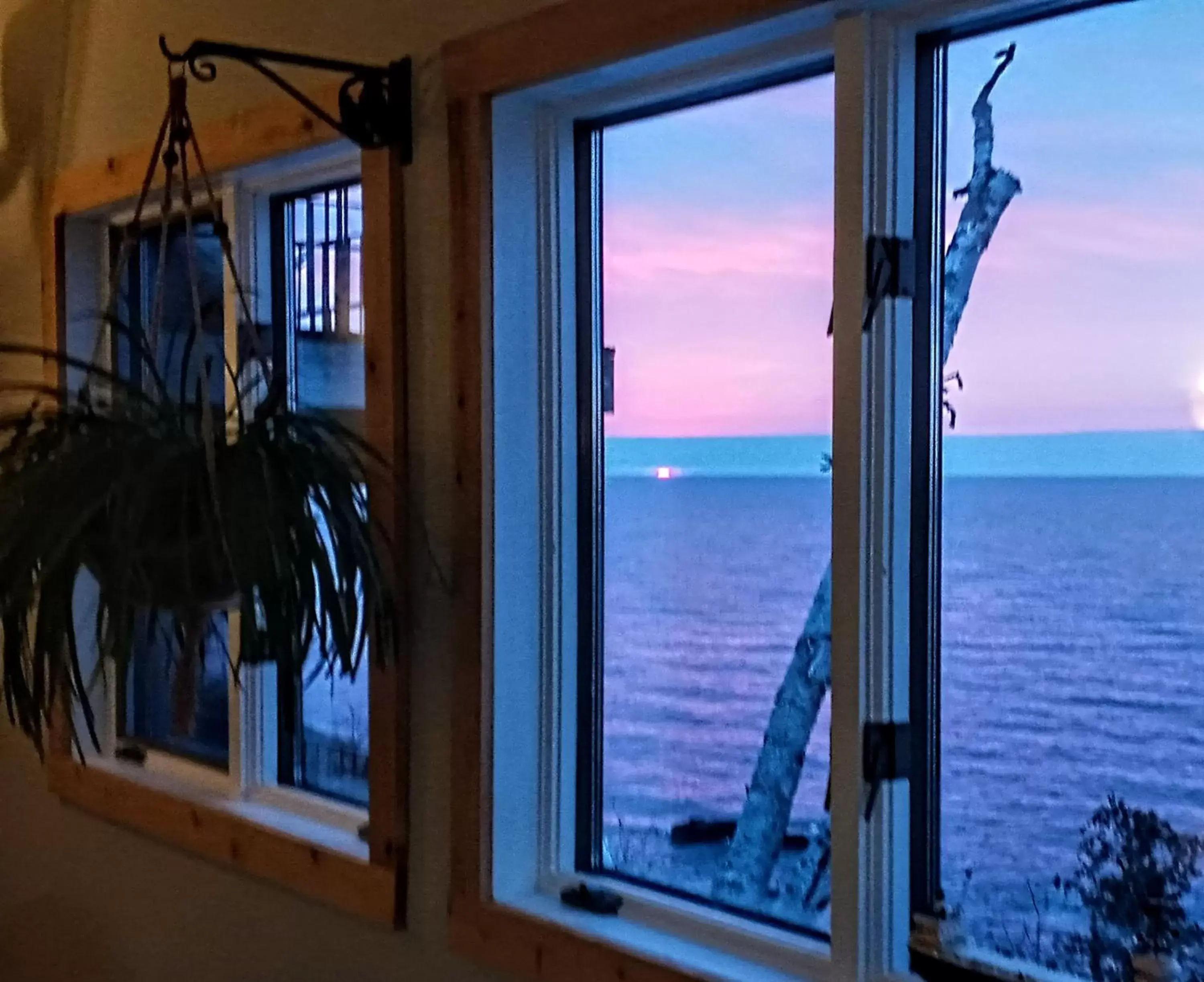 Sunrise in Cliff Dweller on Lake Superior