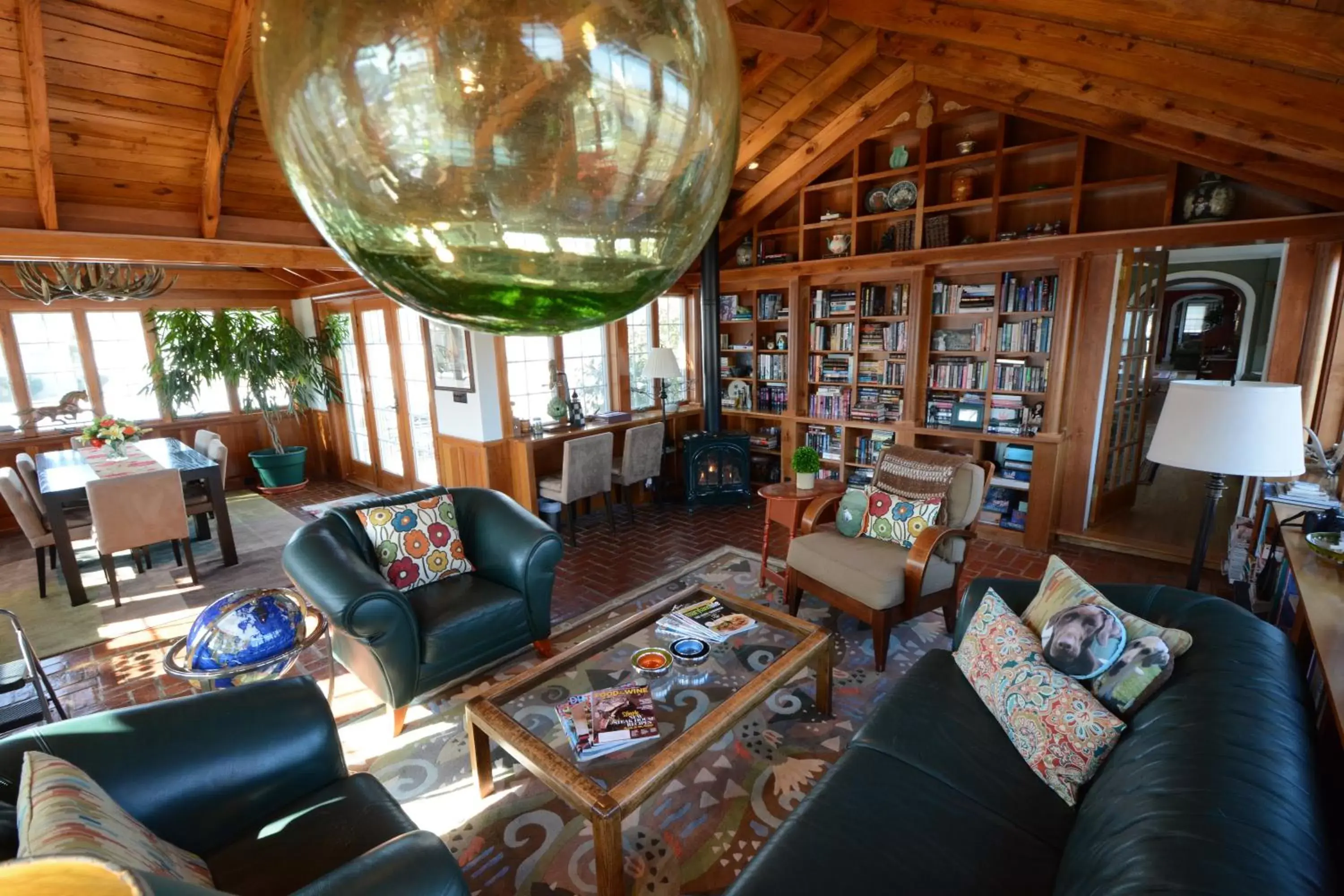 Library in Inn at Huntingfield Creek