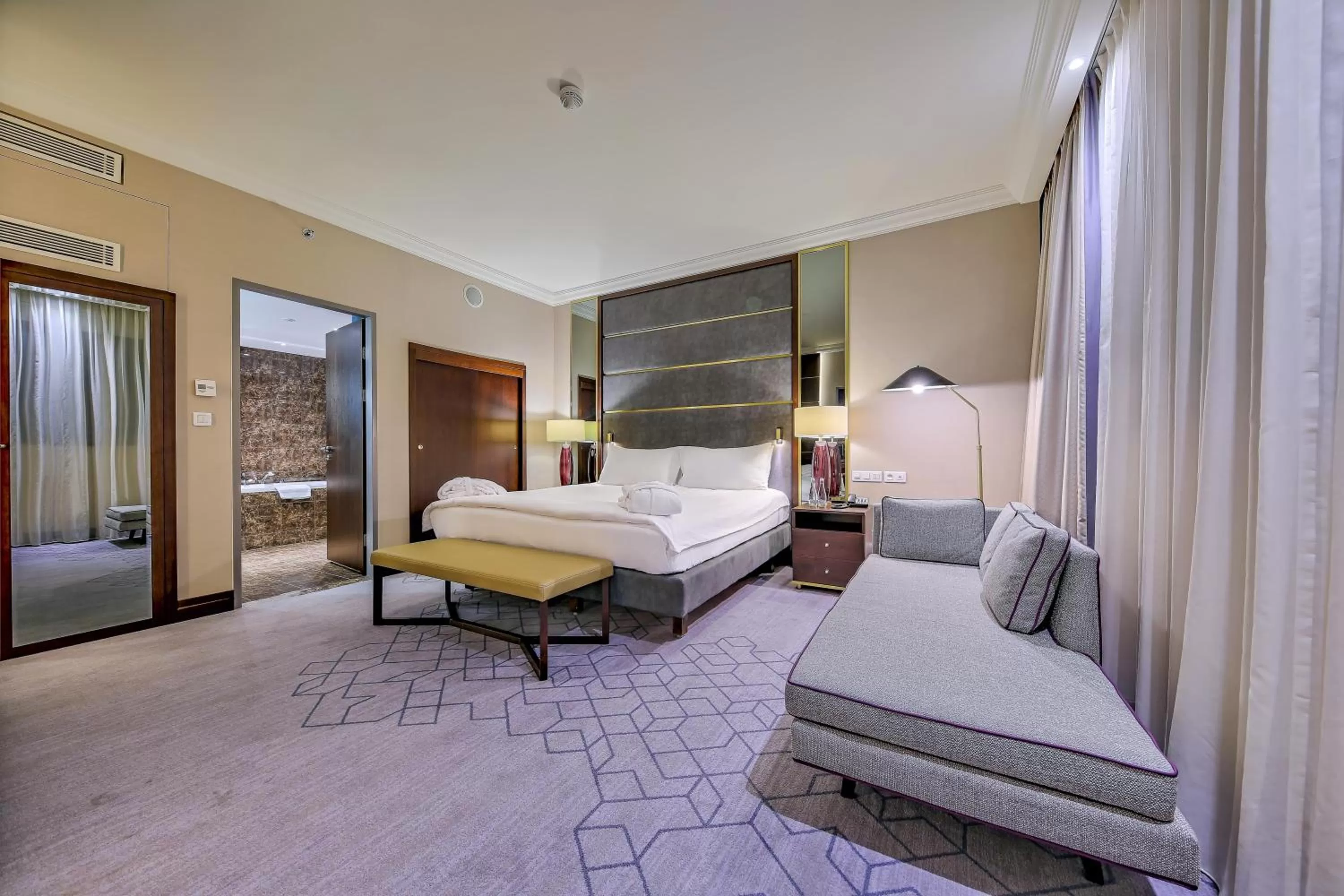 Bedroom, Bed in InterContinental Warszawa by IHG