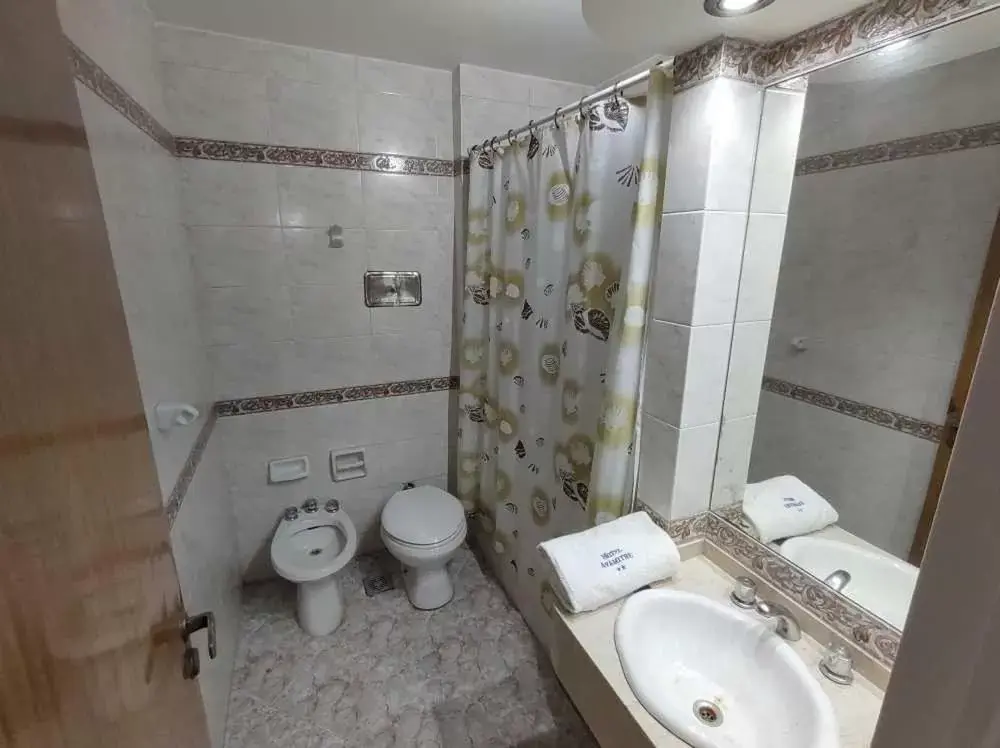 Bathroom in ADM Ayamitre Hotel