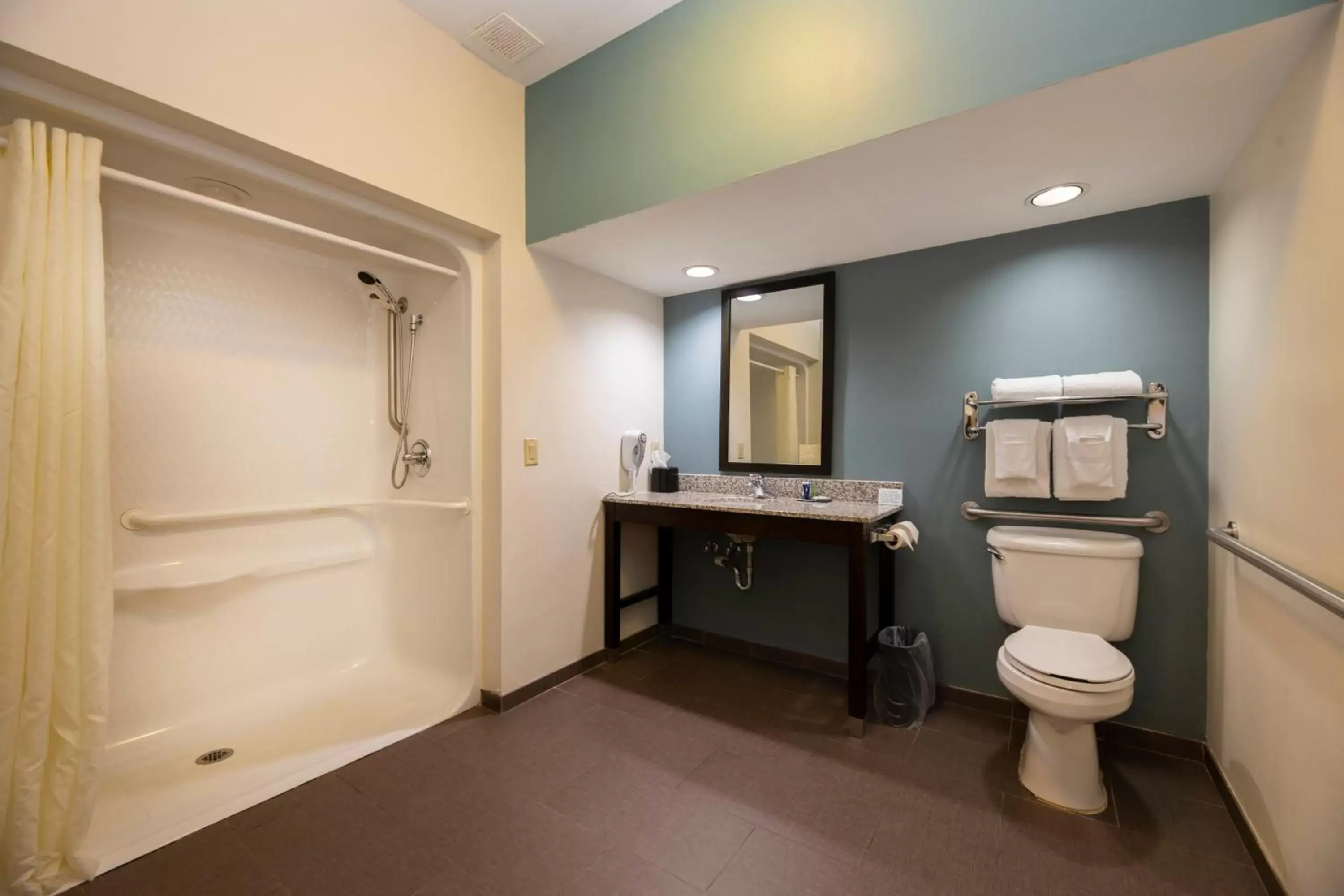 Bathroom in Sleep Inn & Suites Monticello
