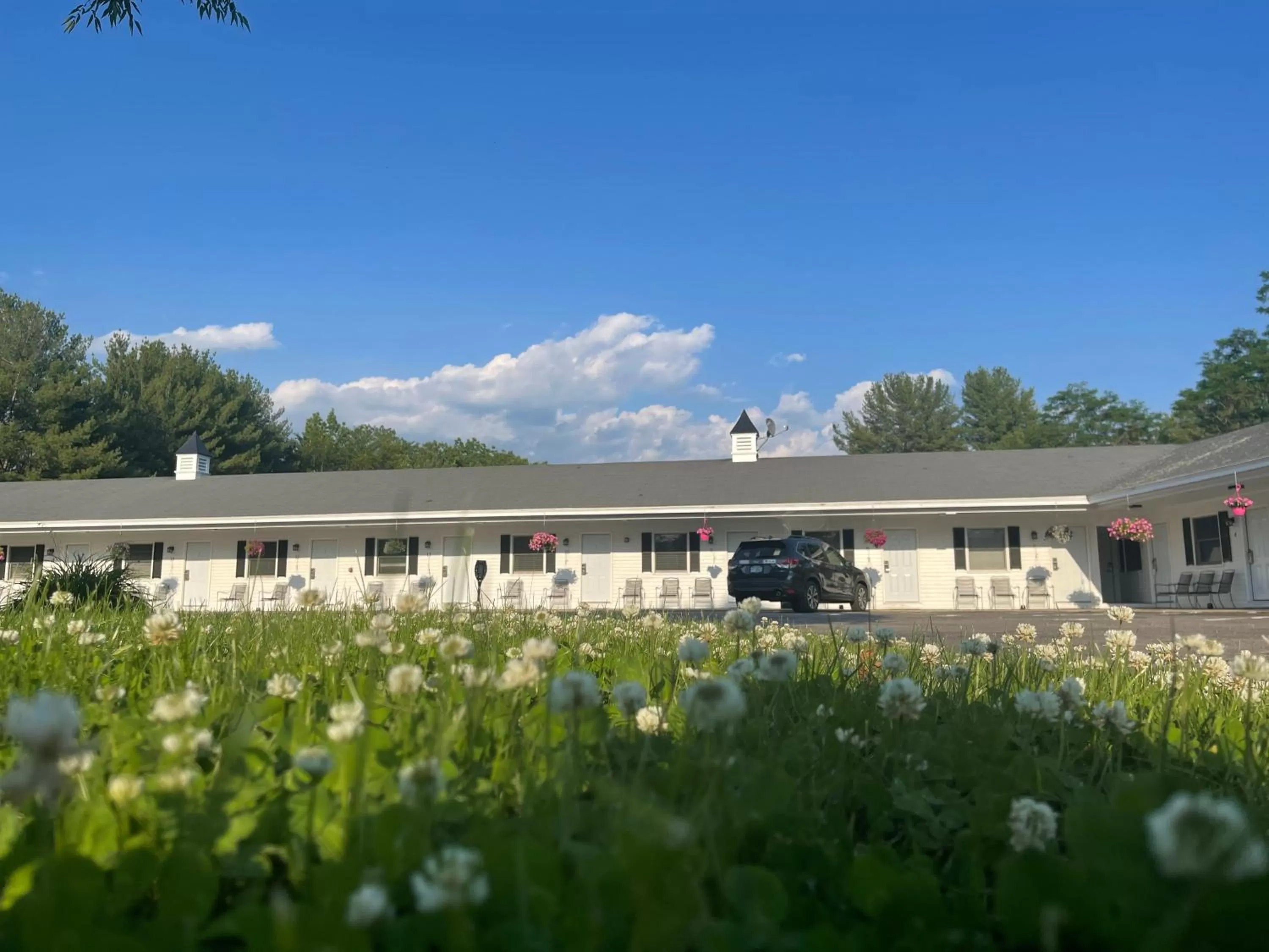 Property building in Colonial Motel