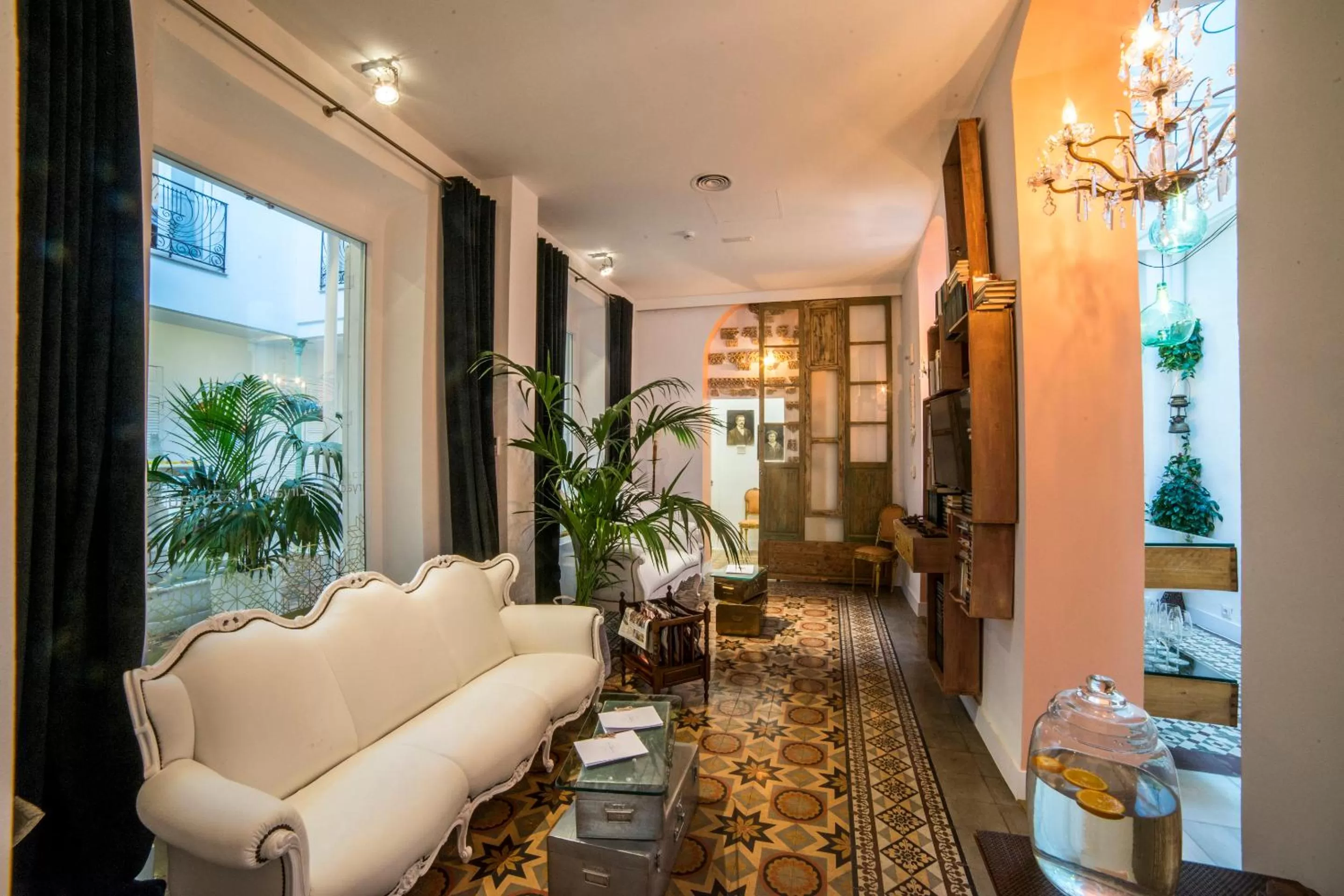 Communal lounge/ TV room in Hotel Madinat