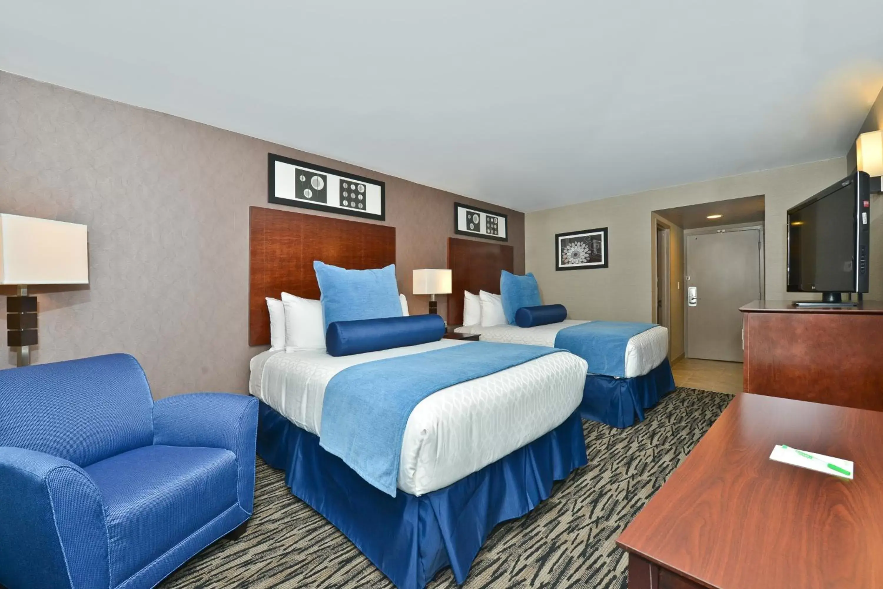 Bedroom, Bed in Wyndham Garden Elk Grove Village - O'Hare Bedroom, Bed in Wyndham Garden Elk Grove Village - O'Hare