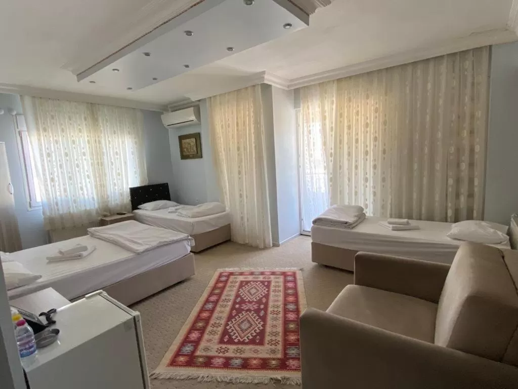 Photo of the whole room, Bed in Sakran Hotel