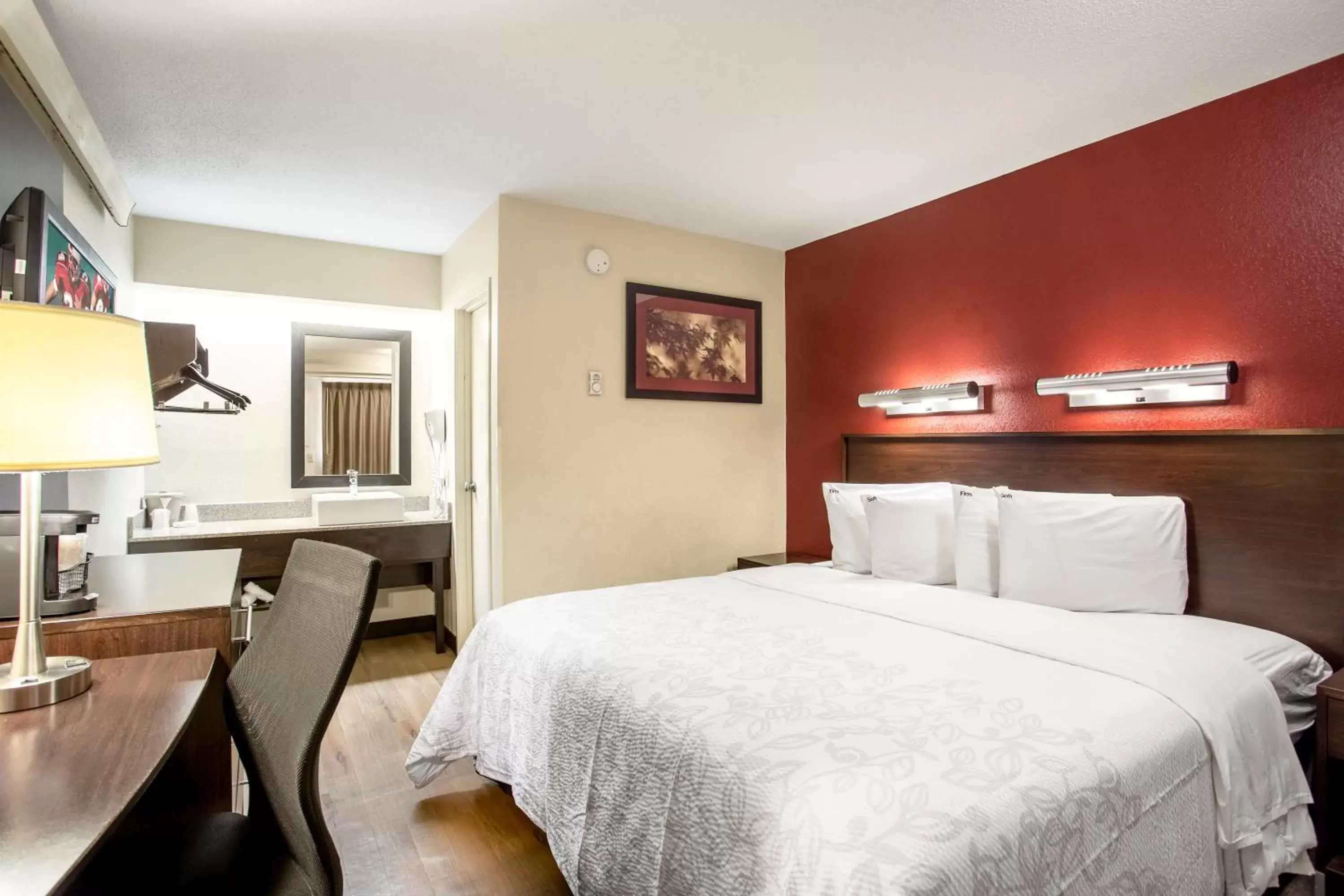 Bedroom, Bed in Red Roof Inn PLUS + Boston - Framingham Bedroom, Bed in Red Roof Inn PLUS + Boston - Framingham