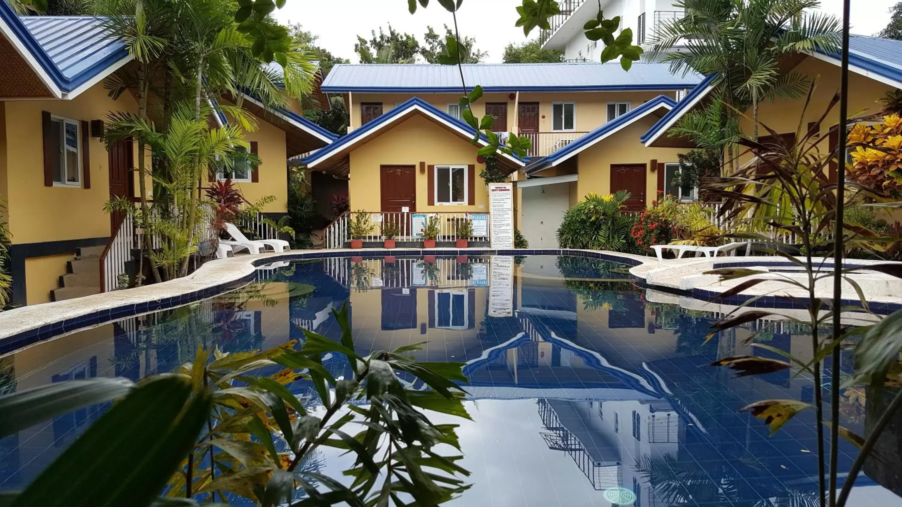 Pool view, Swimming Pool in Blue Lagoon Inn & Suites