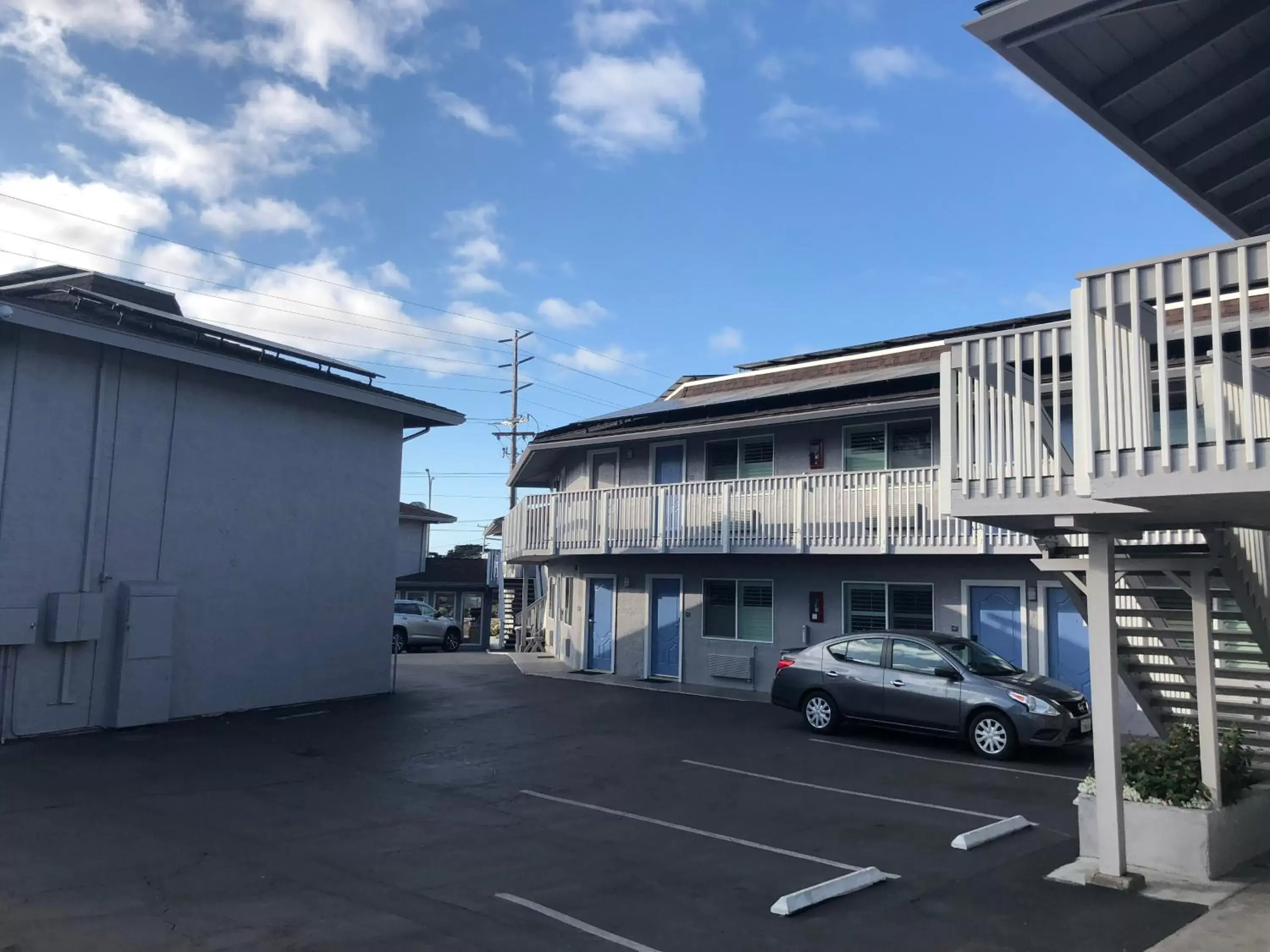 Property Building in Pacific Inn Monterey