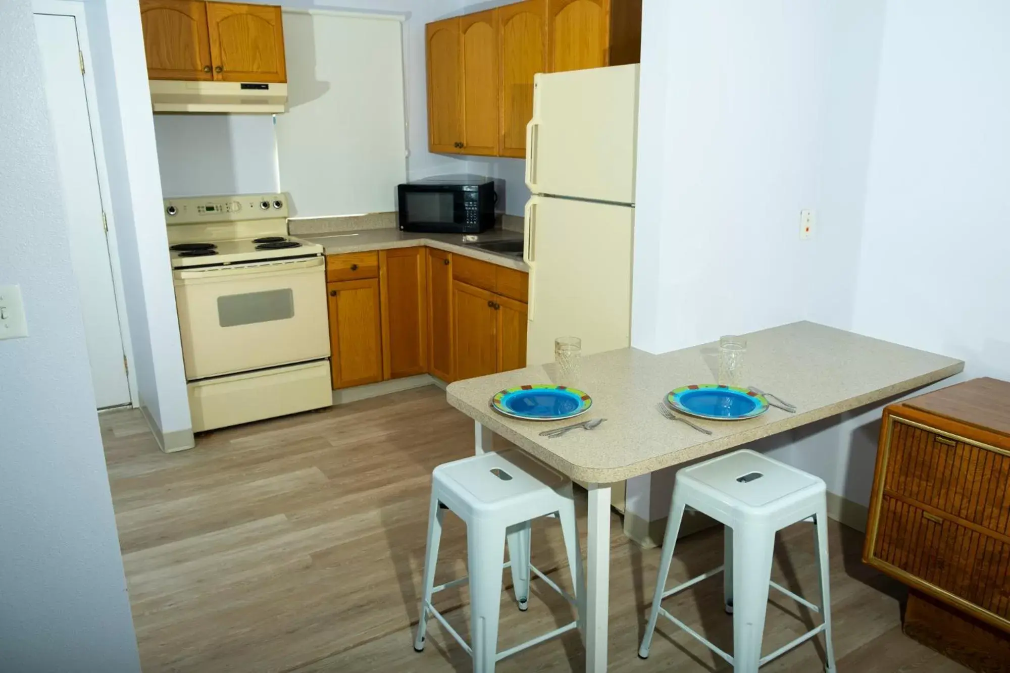 Kitchen/Kitchenette in Dark Sky Suites