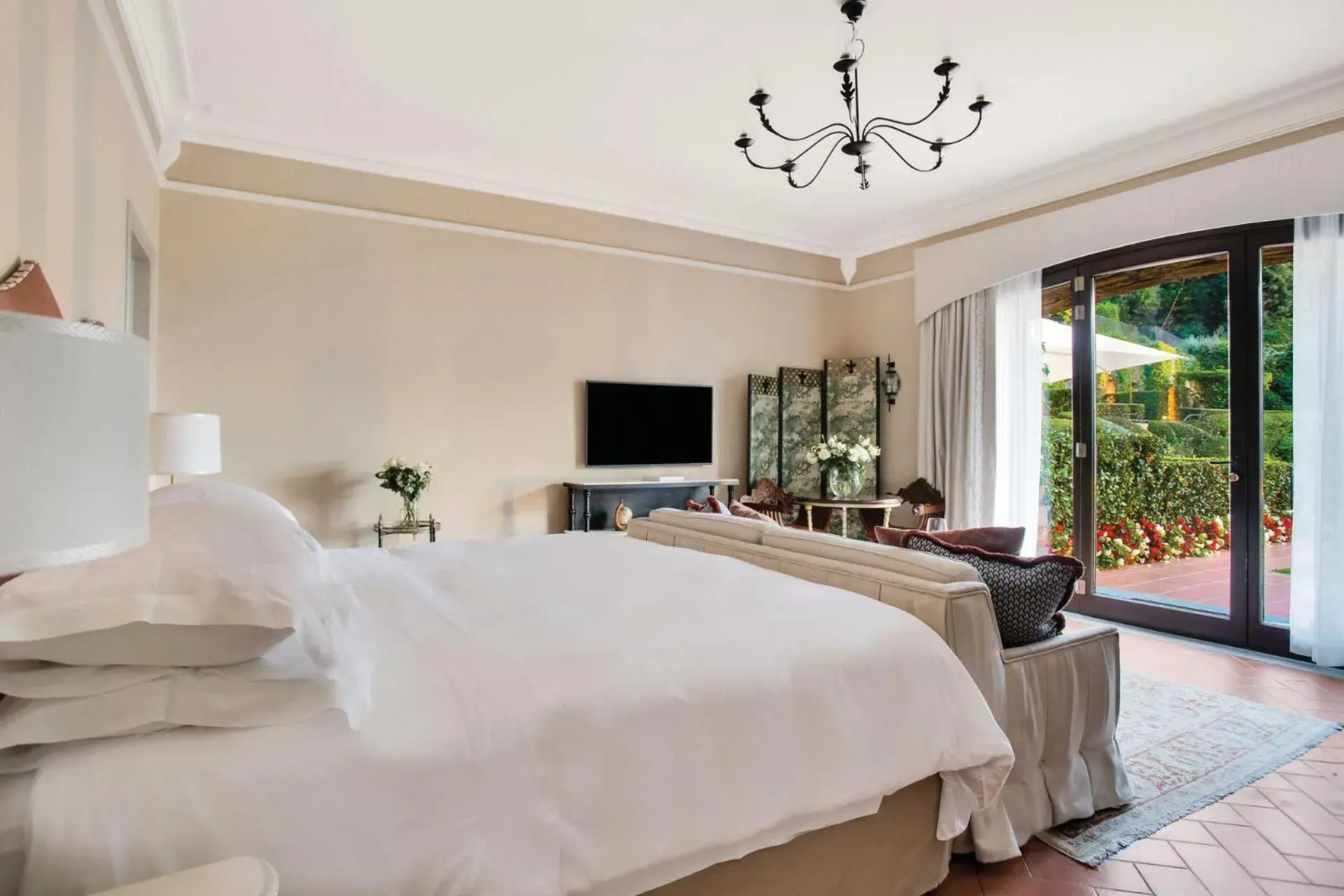 Bedroom, Bed in Villa San Michele, A Belmond Hotel, Florence