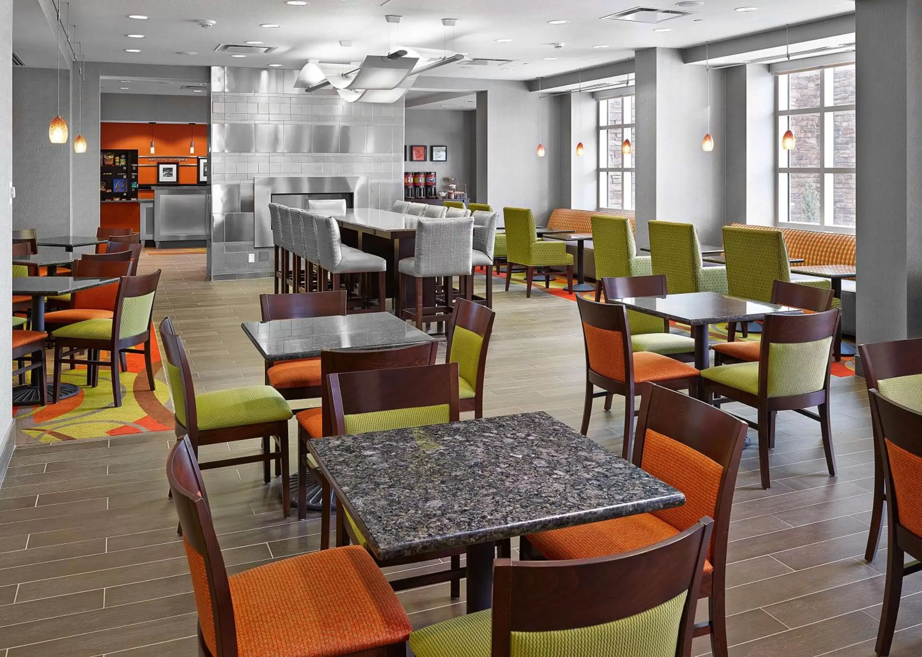 Dining area, Restaurant/Places to Eat in Hampton Inn by Hilton Calgary Airport North
