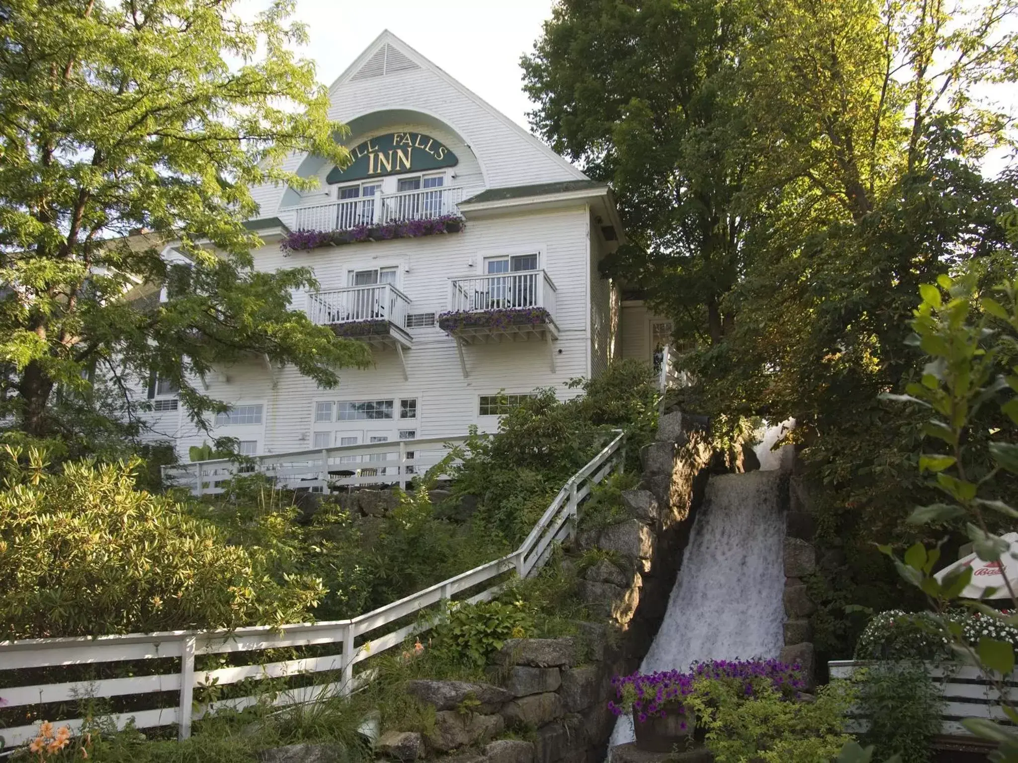 Property Building in Mill Falls at the Lake