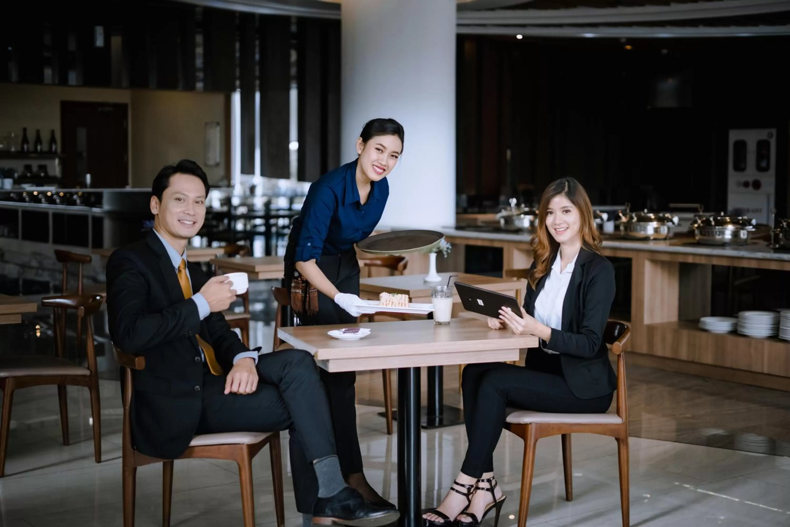 Restaurant/places to eat in Antero Hotel Jababeka Cikarang