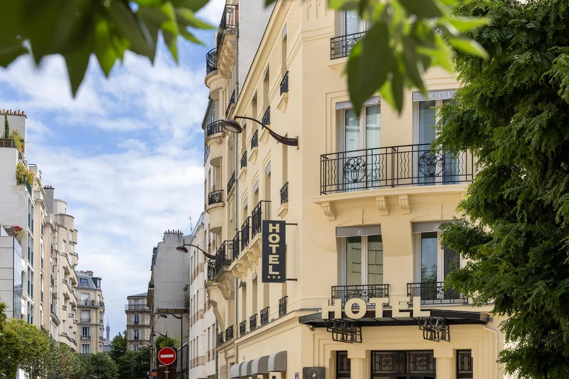 Property building in Hotel Charlemagne