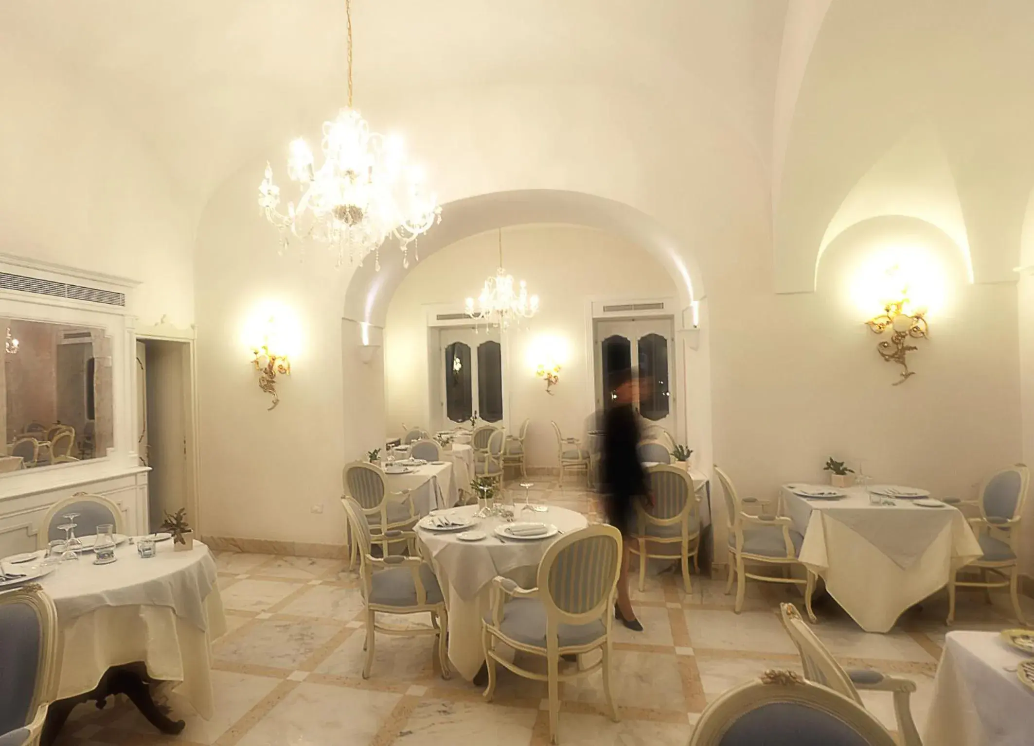 Restaurant/Places to Eat in Hotel Villa Fraulo