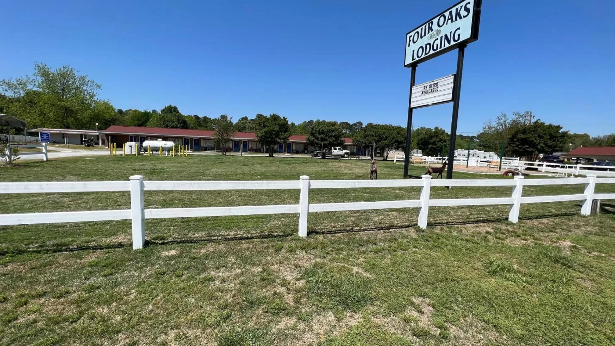 Children play ground in Four Oaks Lodging
