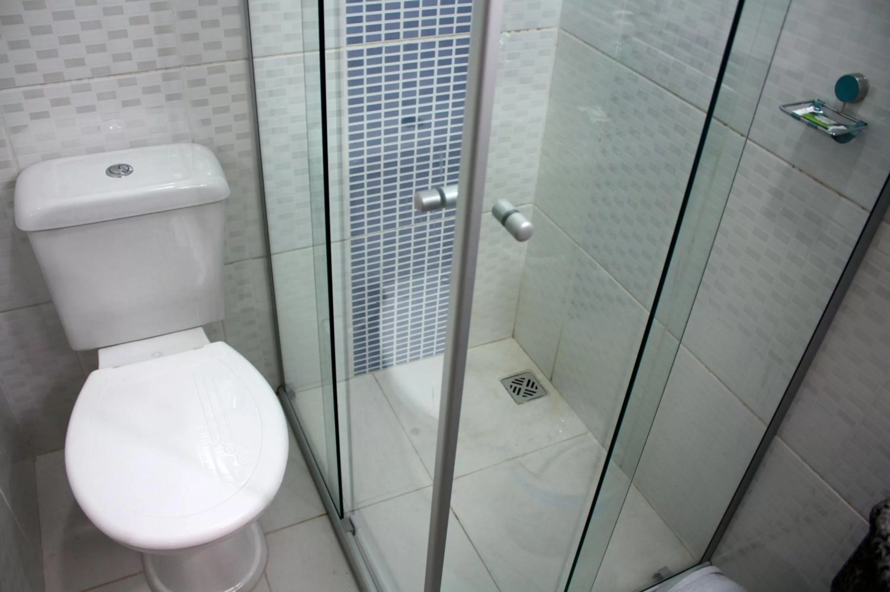 Shower in Hotel Portobello