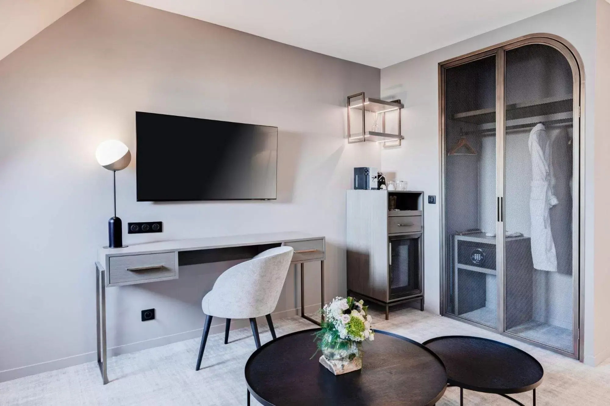 TV and multimedia, TV/Entertainment Center in Fleur de Loire