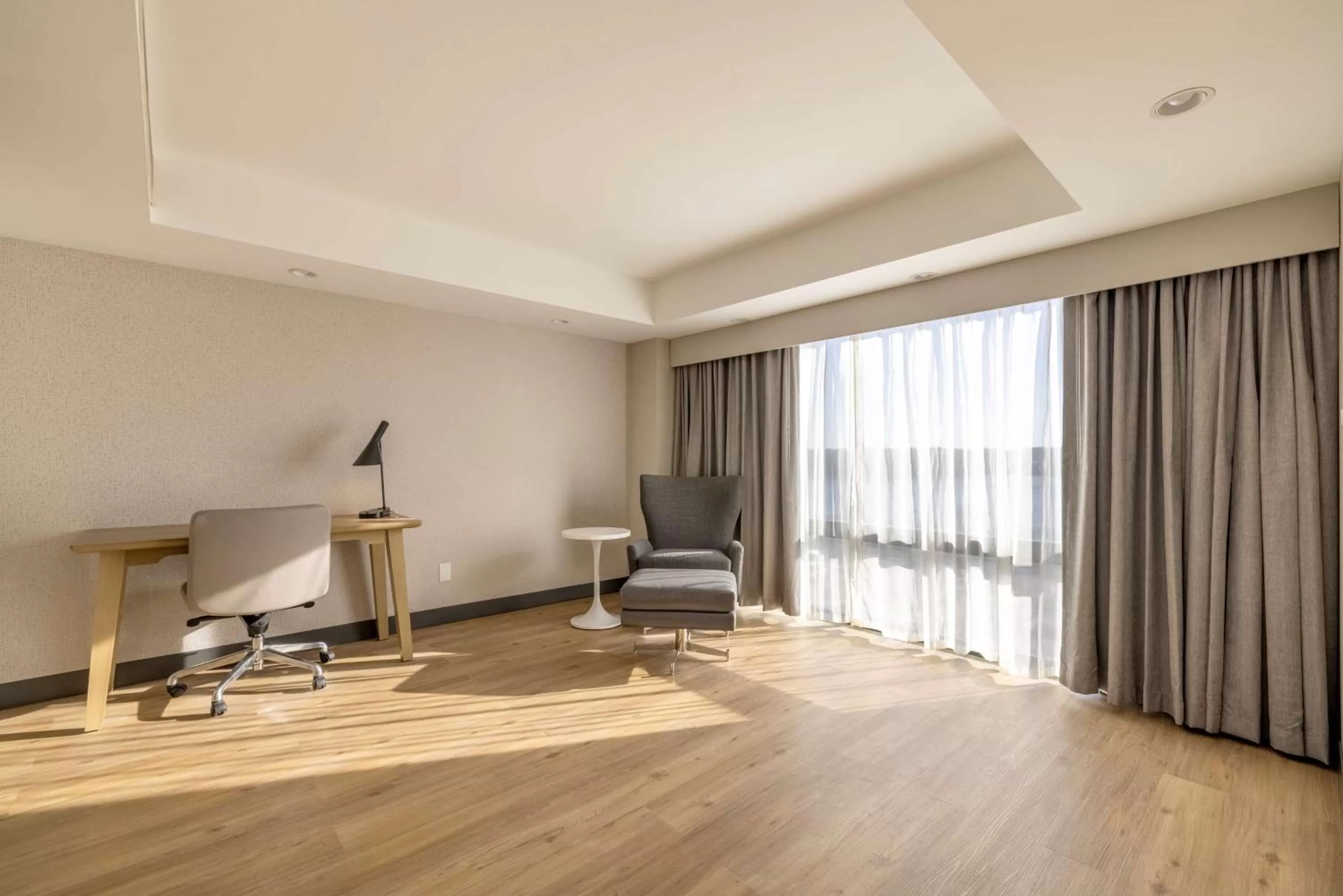 Living room in DoubleTree by Hilton Davenport