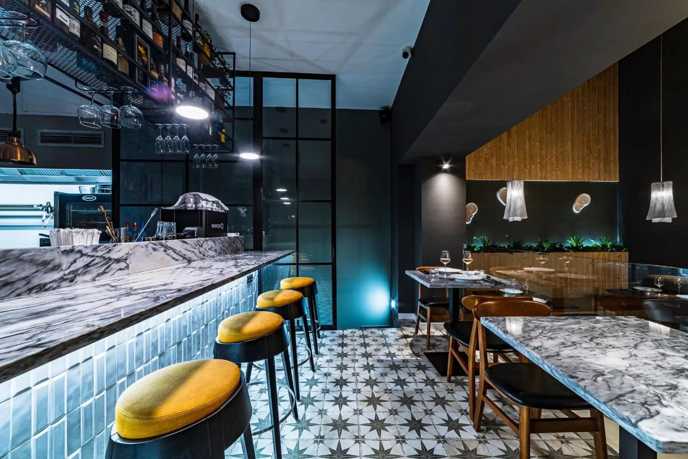 Restaurant/Places to Eat in 19 Tile Ceramic Concept